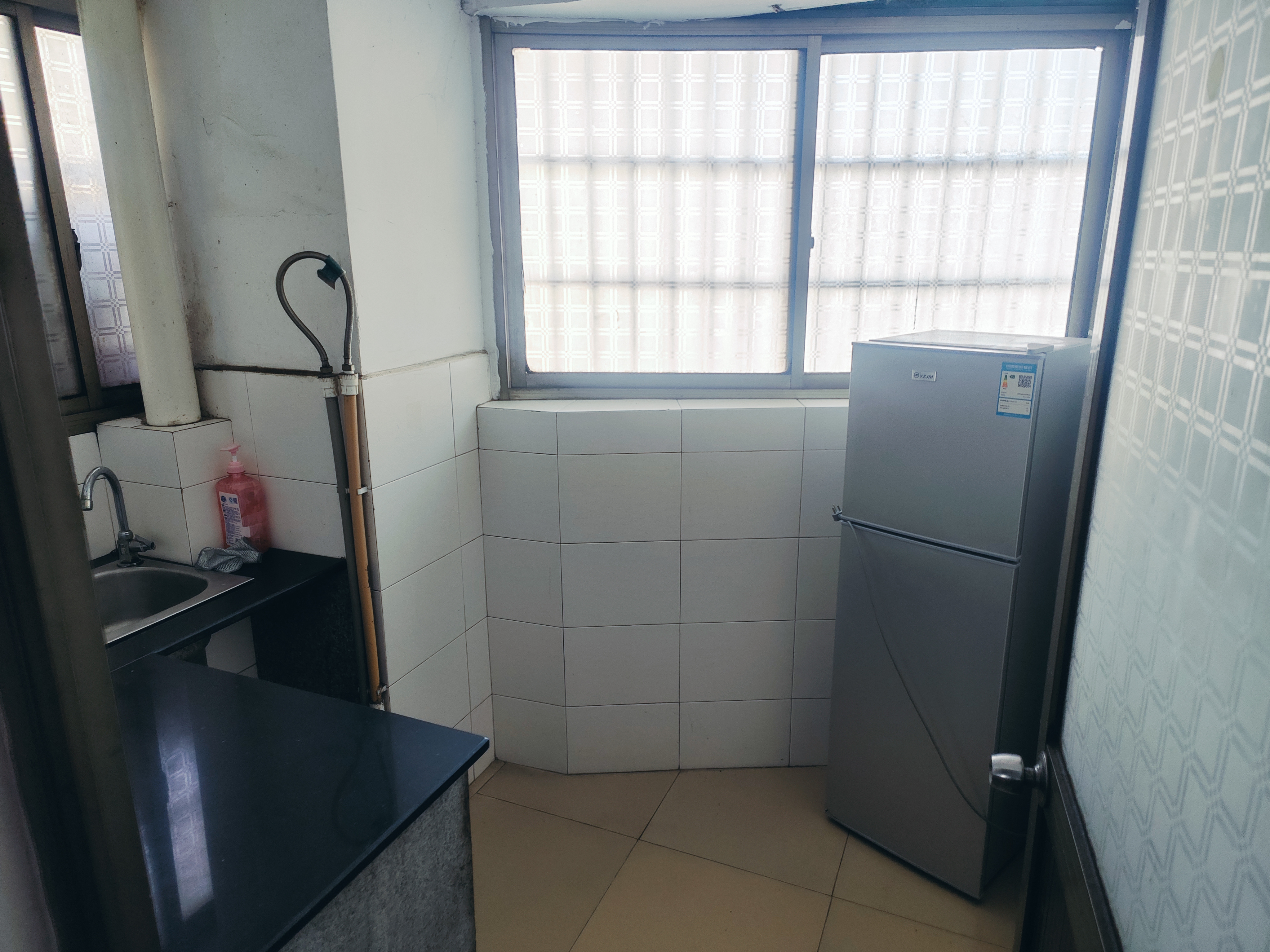 君昇花苑  1室1厅1卫    700.0元/月 君昇花苑  1室1厅1卫    700.0元/月室内图