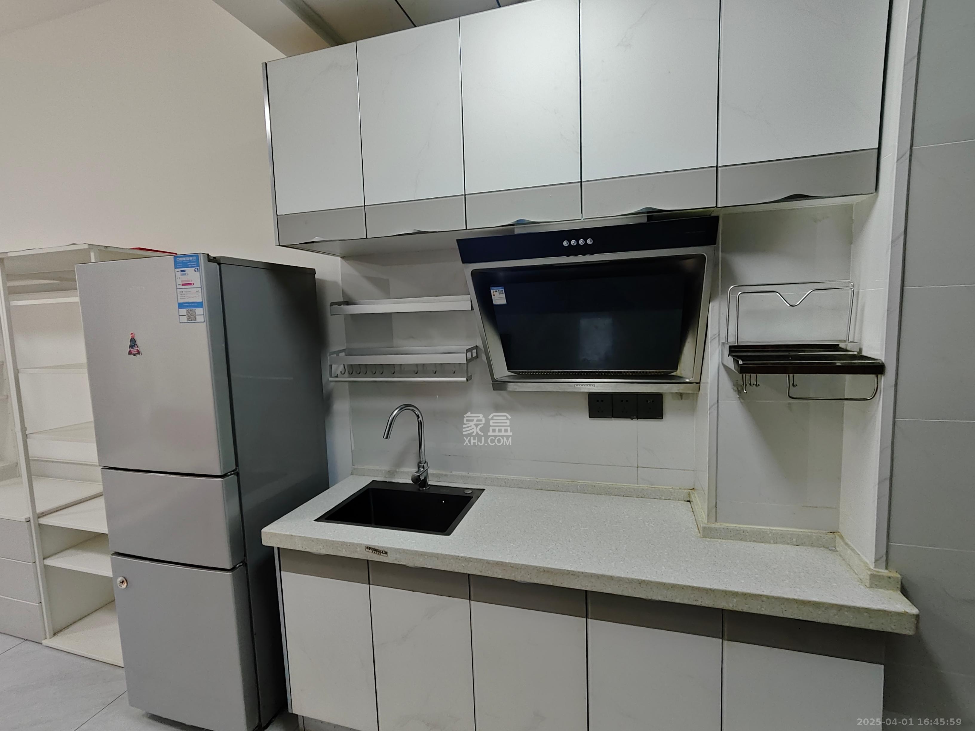 梅溪湖金茂湾  1室1厅1卫   1600.00元/月室内图