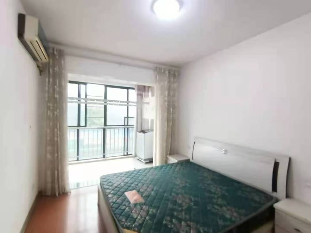 香格里拉 3室1厅2卫 1900.0元/月 香格里拉 3室1厅2卫 1900.0元/月室内图