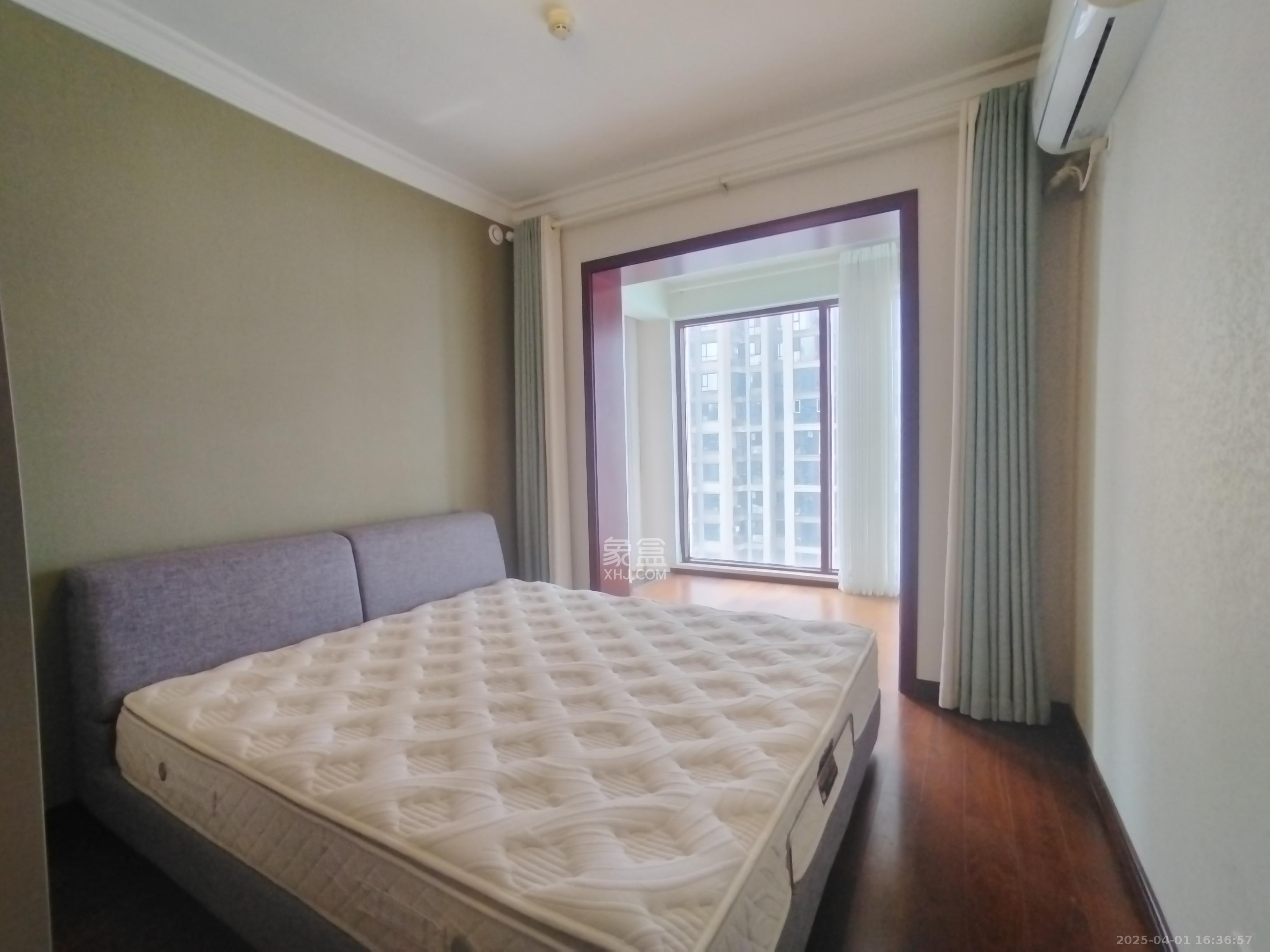 世茂外滩里(世茂铂翠湾三期) 4室2厅3卫 12800.0元/月 世茂外滩里(世茂铂翠湾三期) 4室2厅3卫 12800.0元/月室内图