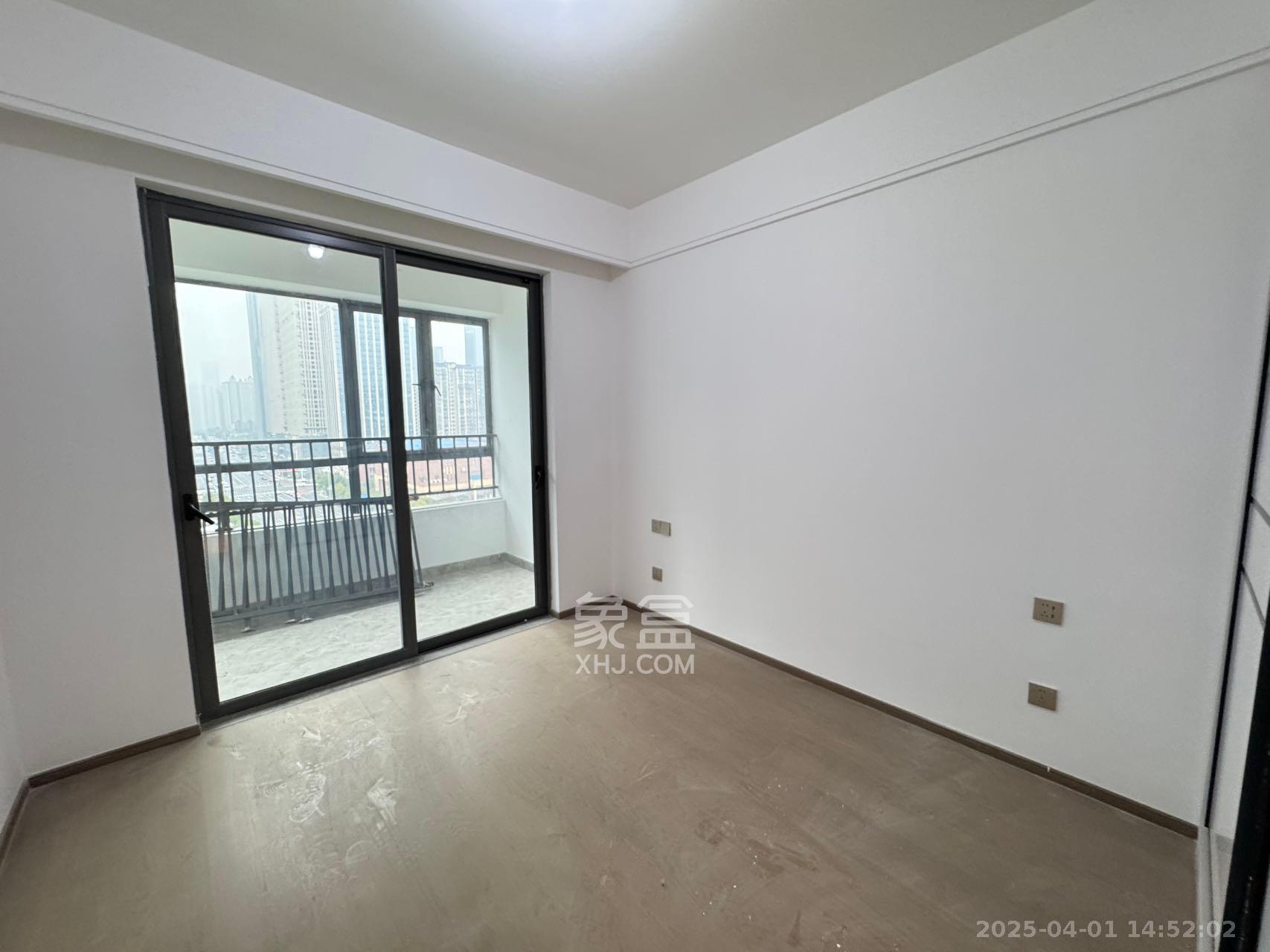 复地滨江金融中心 4室2厅1卫 5500.0元/月 复地滨江金融中心 4室2厅1卫 5500.0元/月室内图