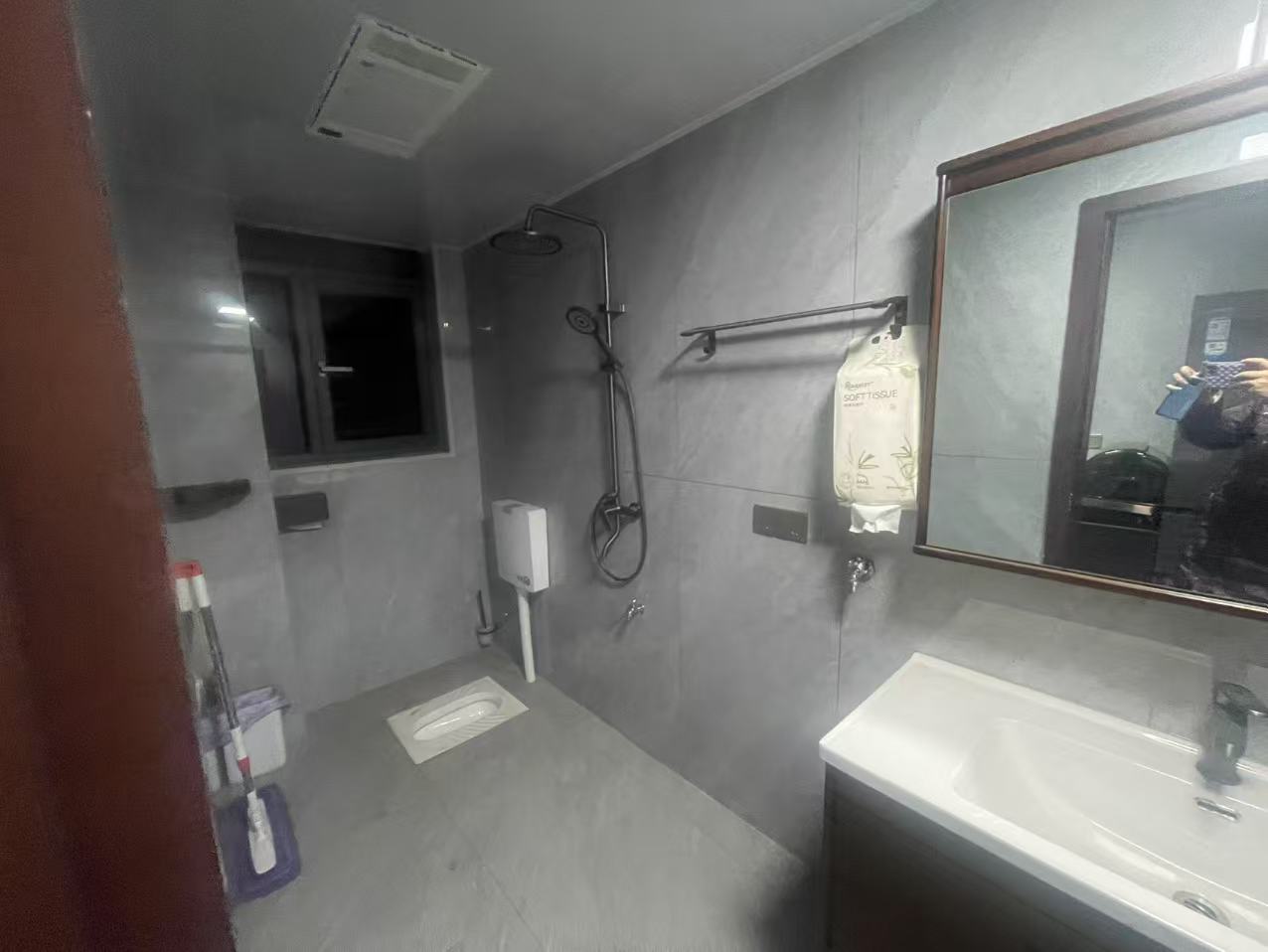 罗家小区西区  3室1厅1卫    1200.0元/月室内图