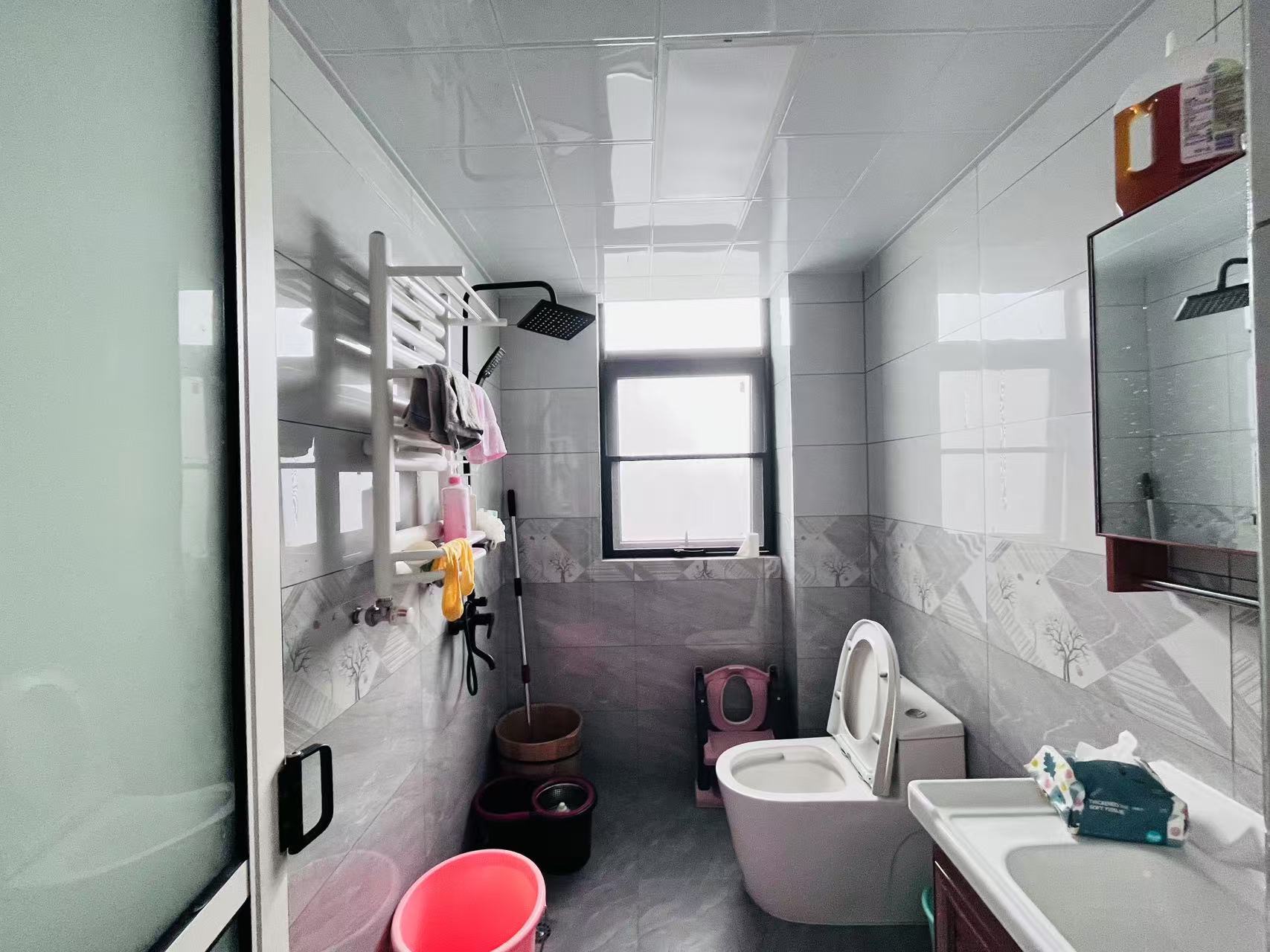 韦斯特城市花园 3室2厅2卫 64.0万 韦斯特城市花园 3室2厅2卫 64.0万客厅