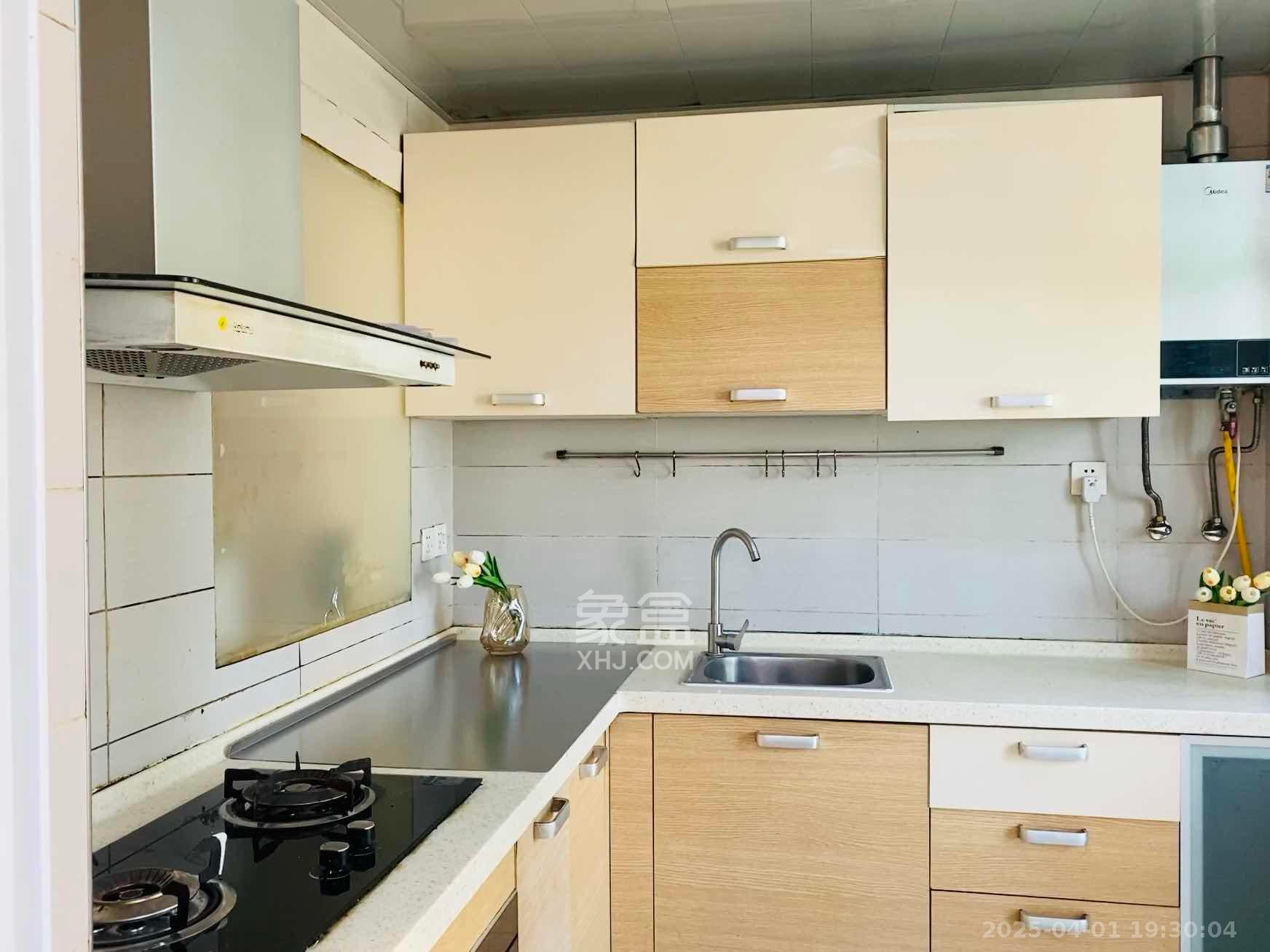 新城新世界一二三期 1室2厅1卫 3000.0元/月 新城新世界一二三期 1室2厅1卫 3000.0元/月室内图