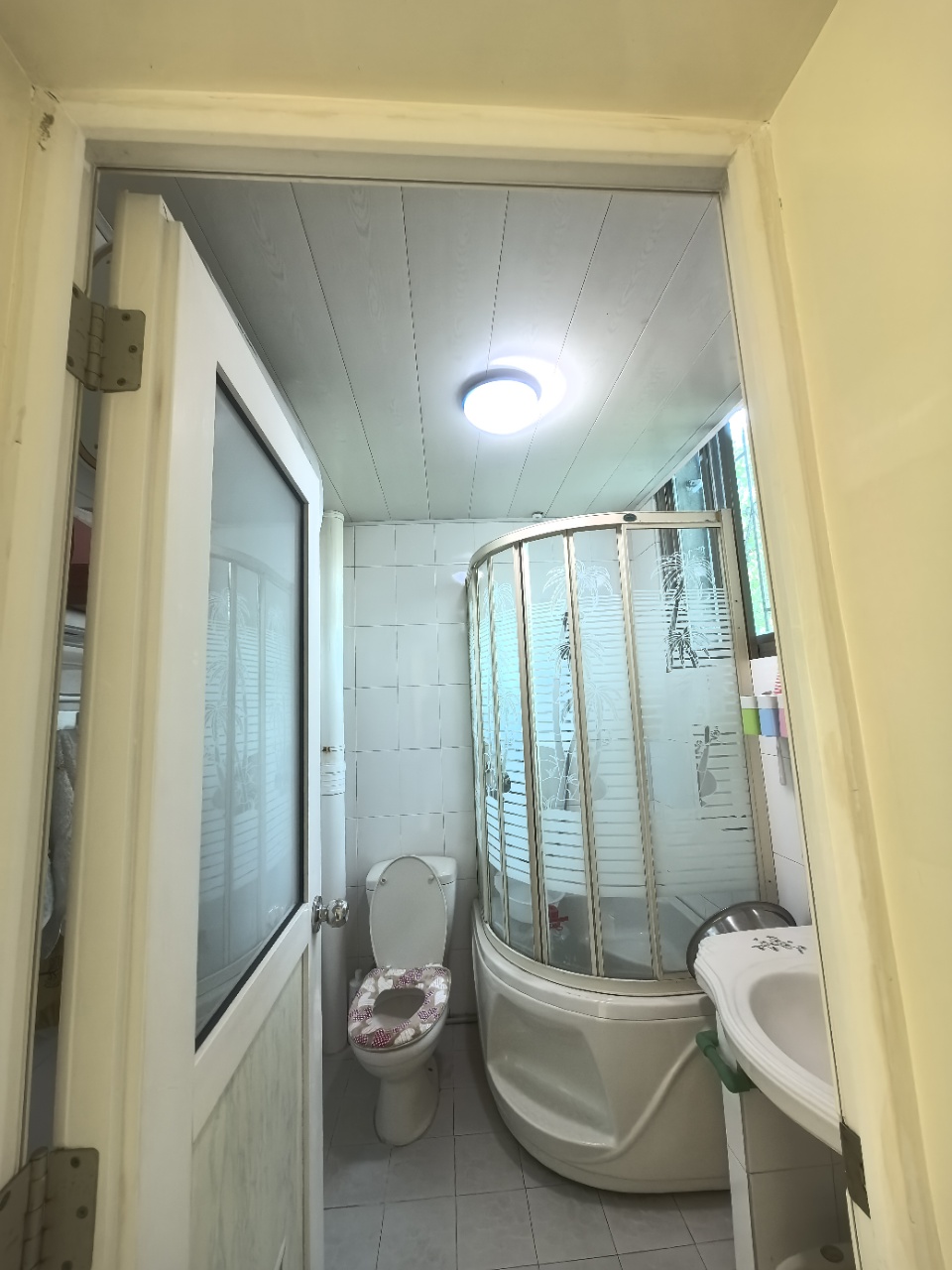 市人大政协机关大院住宅区(老市委) 4室2厅2卫 69.8万 市人大政协机关大院住宅区(老市委) 4室2厅2卫 69.8万客厅