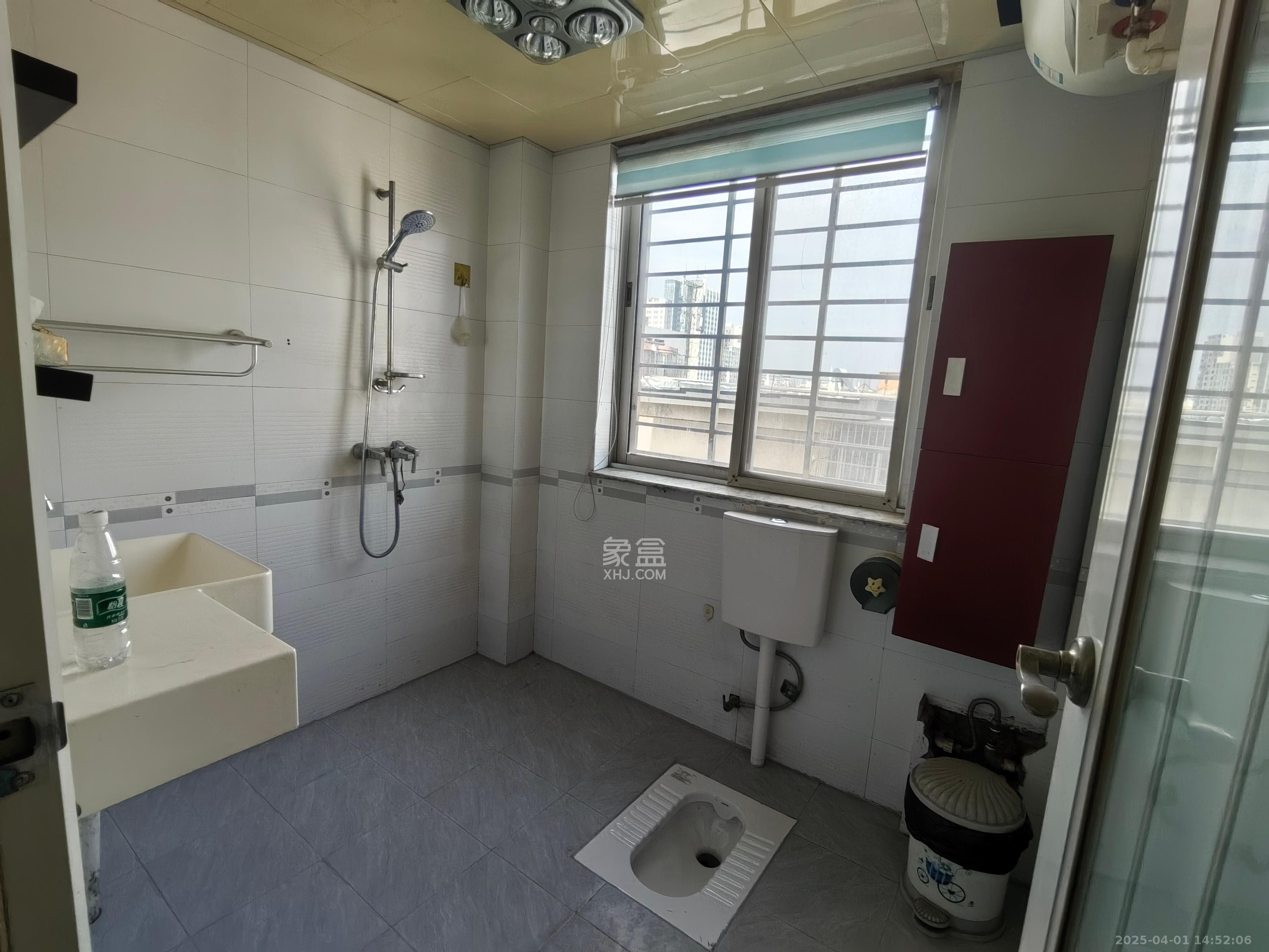 岚园新城 3室2厅2卫 1300.0元/月 岚园新城 3室2厅2卫 1300.0元/月室内图