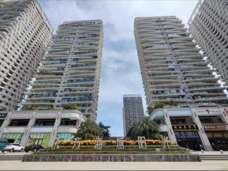 海域阳光(一二期)  4室2厅2卫    176.0万 海域阳光(一二期)  4室2厅2卫    176.0万小区图