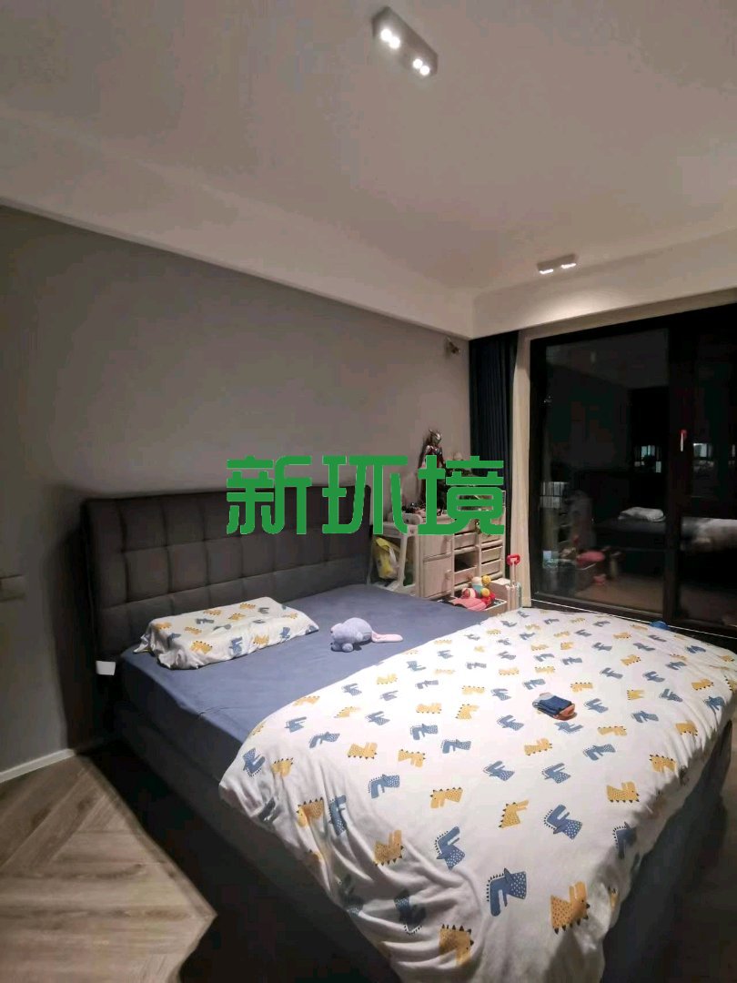 山水印象澜庭  4室2厅2卫   188.00万客厅