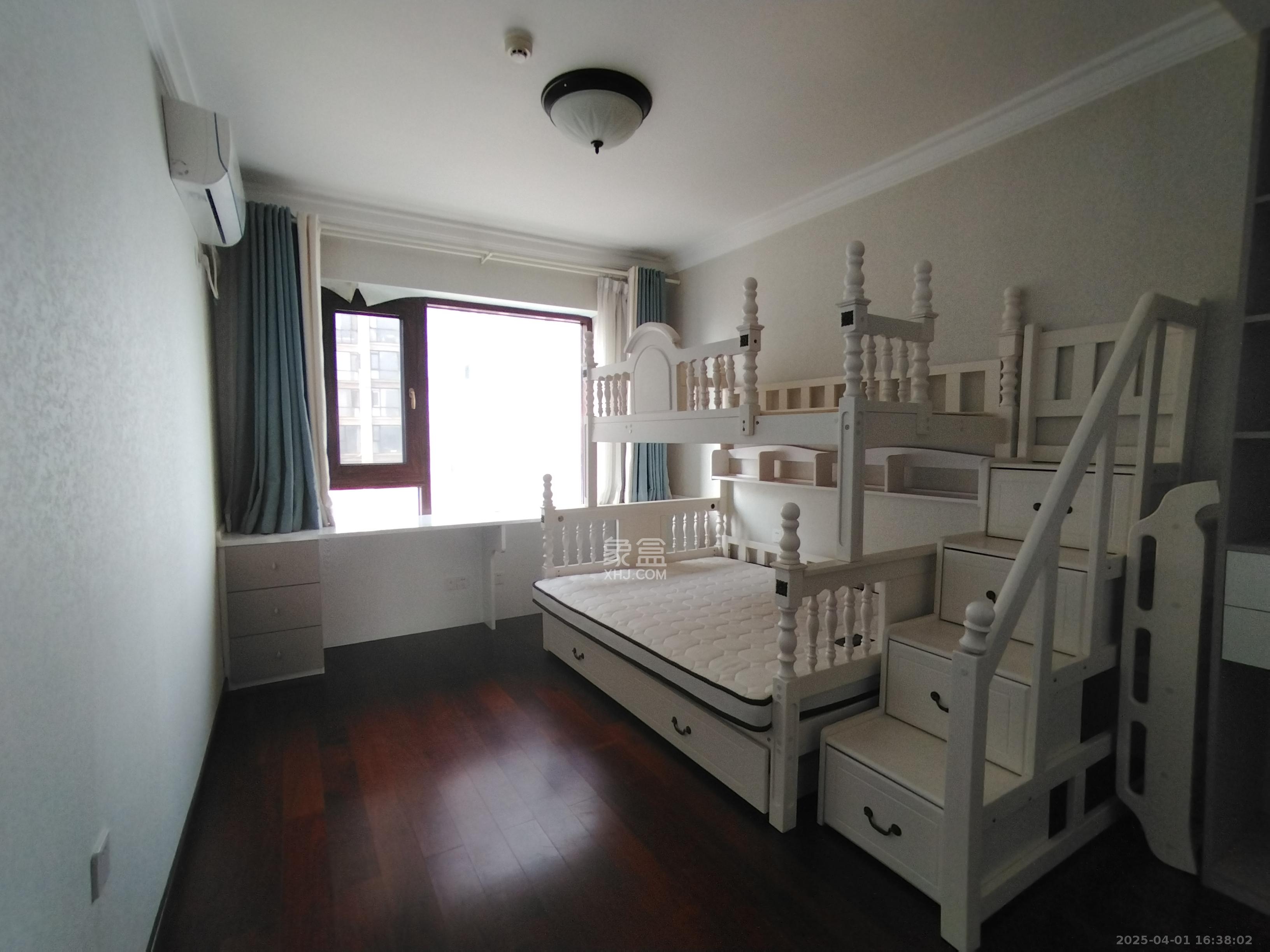 世茂外滩里(世茂铂翠湾三期) 4室2厅3卫 12800.0元/月 世茂外滩里(世茂铂翠湾三期) 4室2厅3卫 12800.0元/月室内图