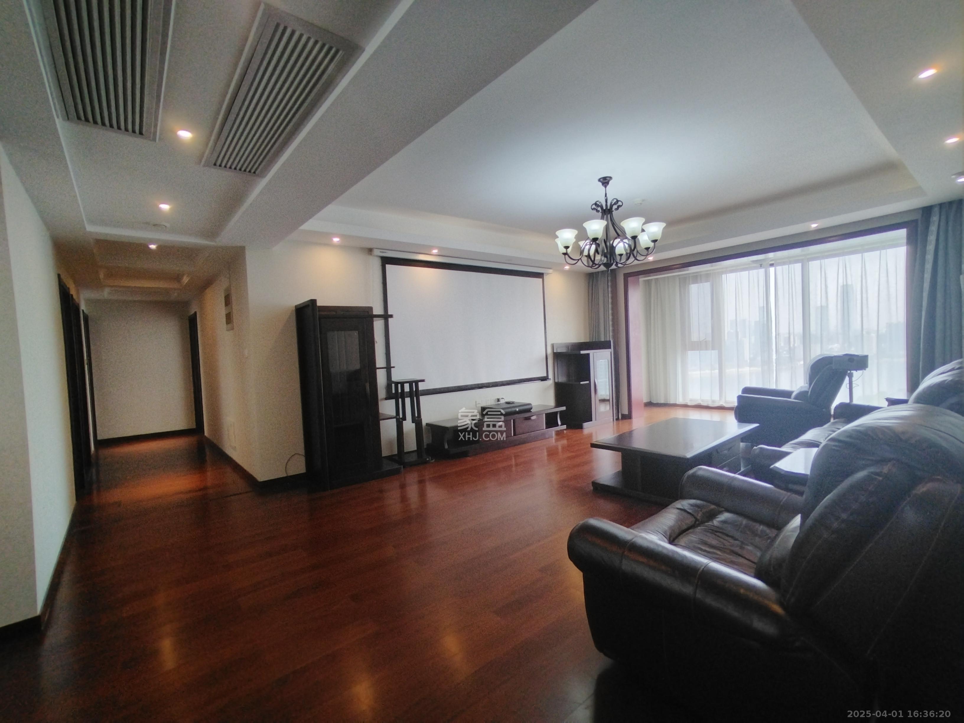 世茂外滩里(世茂铂翠湾三期) 4室2厅3卫 12800.0元/月 世茂外滩里(世茂铂翠湾三期) 4室2厅3卫 12800.0元/月室内图