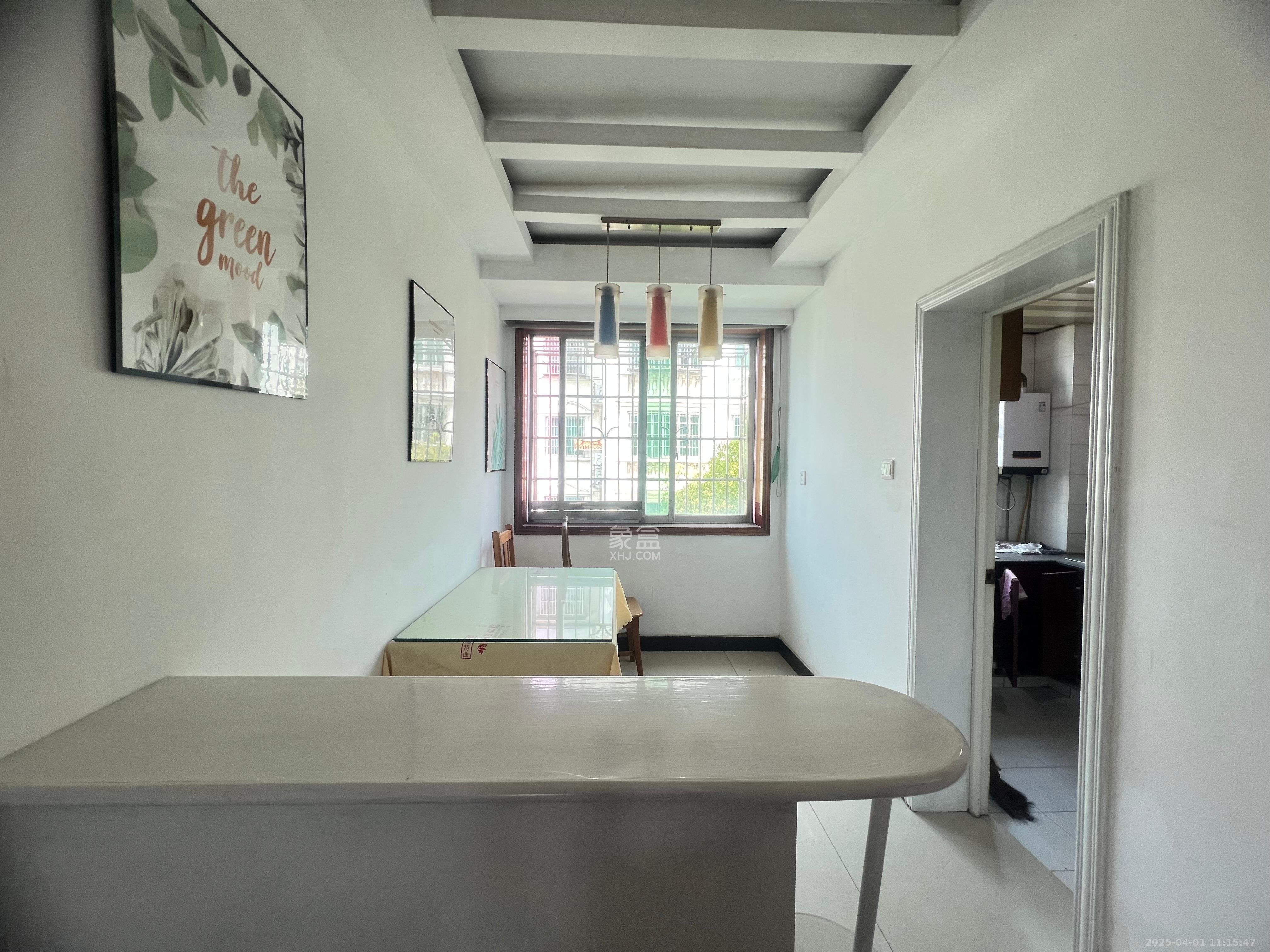 中南汽车世界 3室2厅2卫 1200.0元/月 中南汽车世界 3室2厅2卫 1200.0元/月室内图