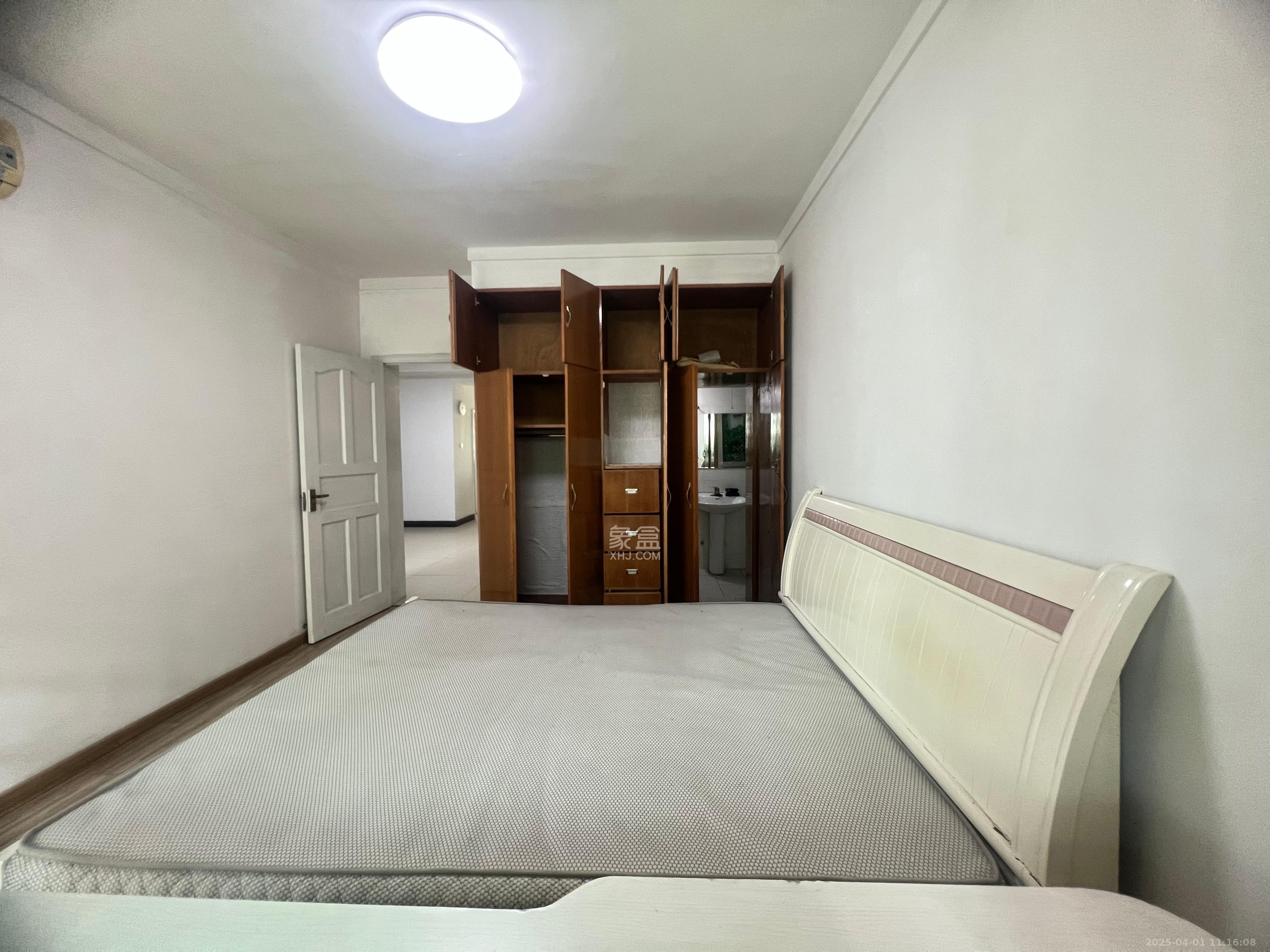 中南汽车世界 3室2厅2卫 1200.0元/月 中南汽车世界 3室2厅2卫 1200.0元/月室内图