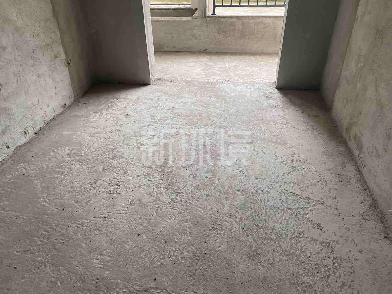 丽景水苑  4室2厅2卫   84.50万客厅