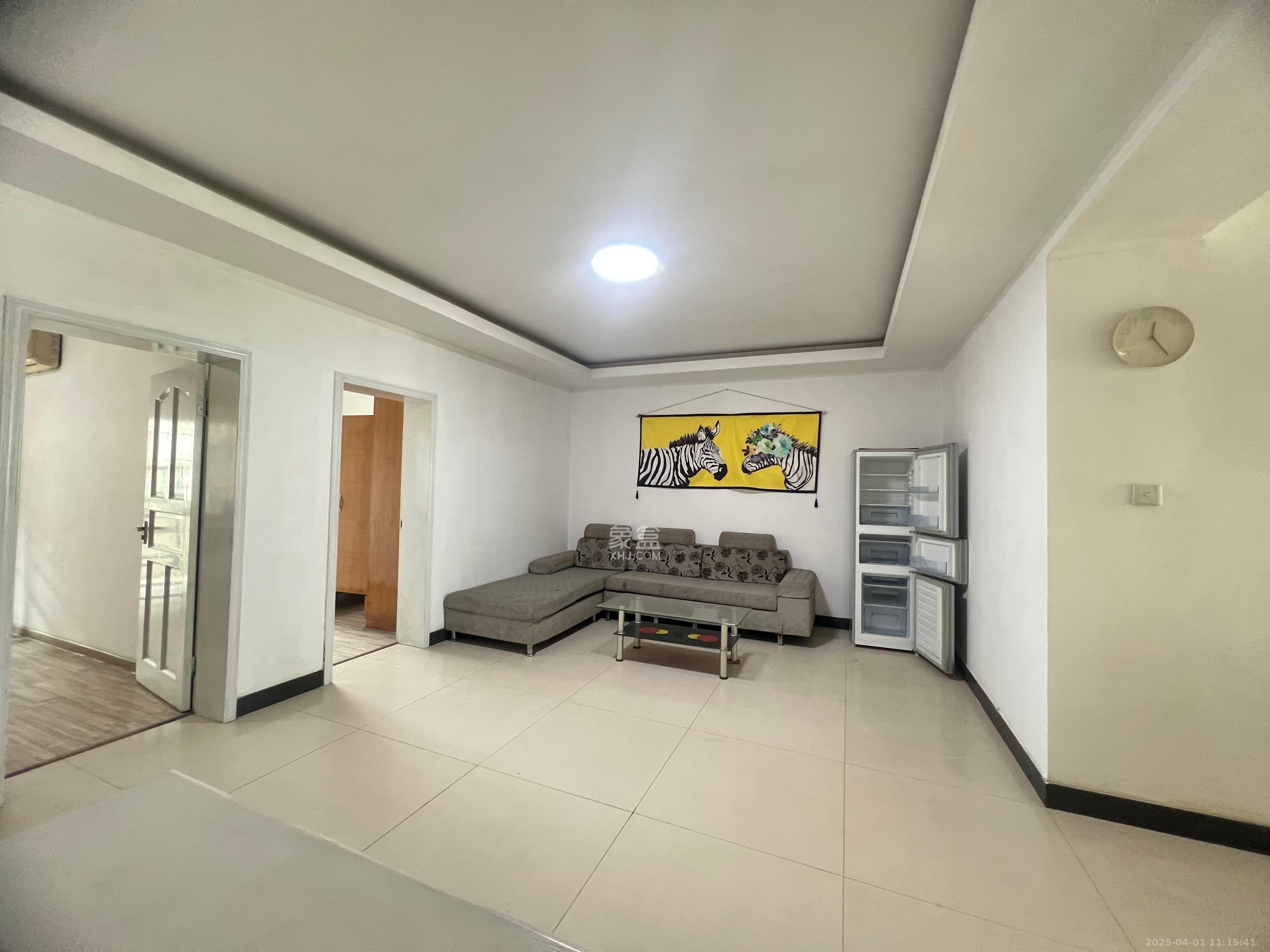 中南汽车世界 3室2厅2卫 1200.0元/月 中南汽车世界 3室2厅2卫 1200.0元/月室内图