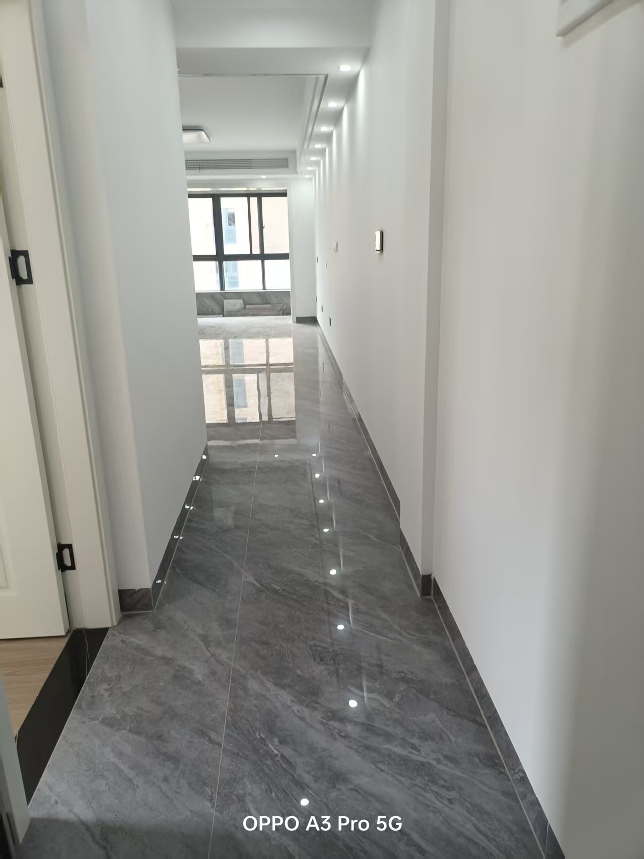 天门中央广场 1室0厅0卫 2500.0元/月 天门中央广场 1室0厅0卫 2500.0元/月室内图