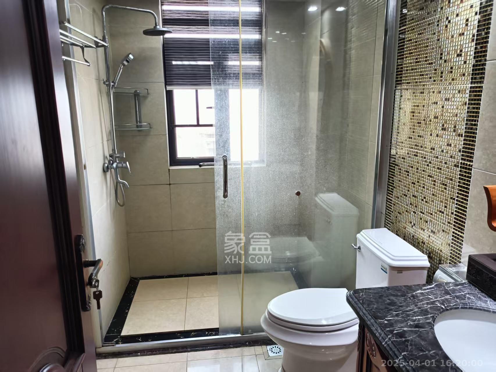 水岸世景 4室2厅2卫 2800.0元/月 水岸世景 4室2厅2卫 2800.0元/月室内图