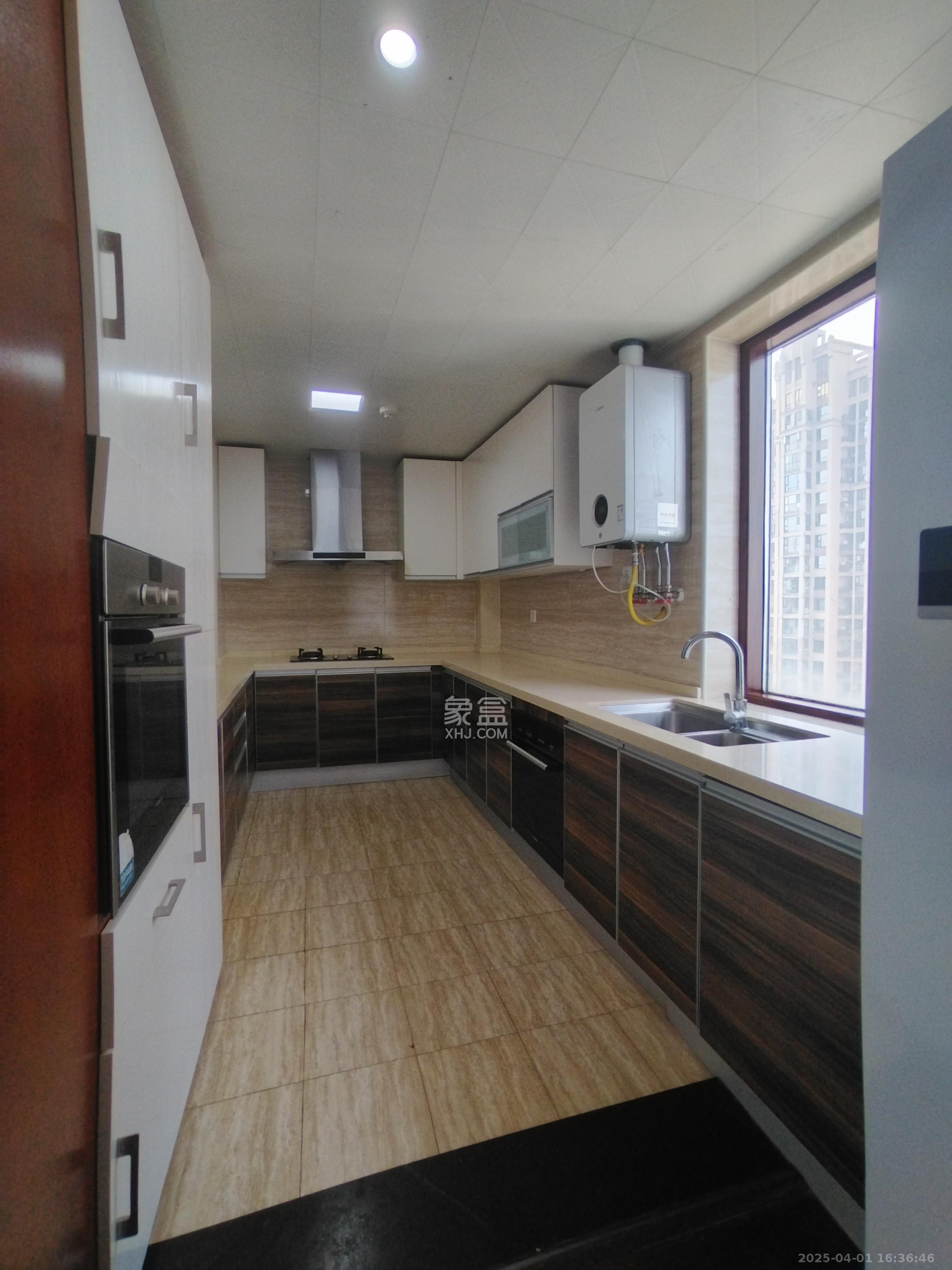 世茂外滩里(世茂铂翠湾三期) 4室2厅3卫 12800.0元/月 世茂外滩里(世茂铂翠湾三期) 4室2厅3卫 12800.0元/月室内图