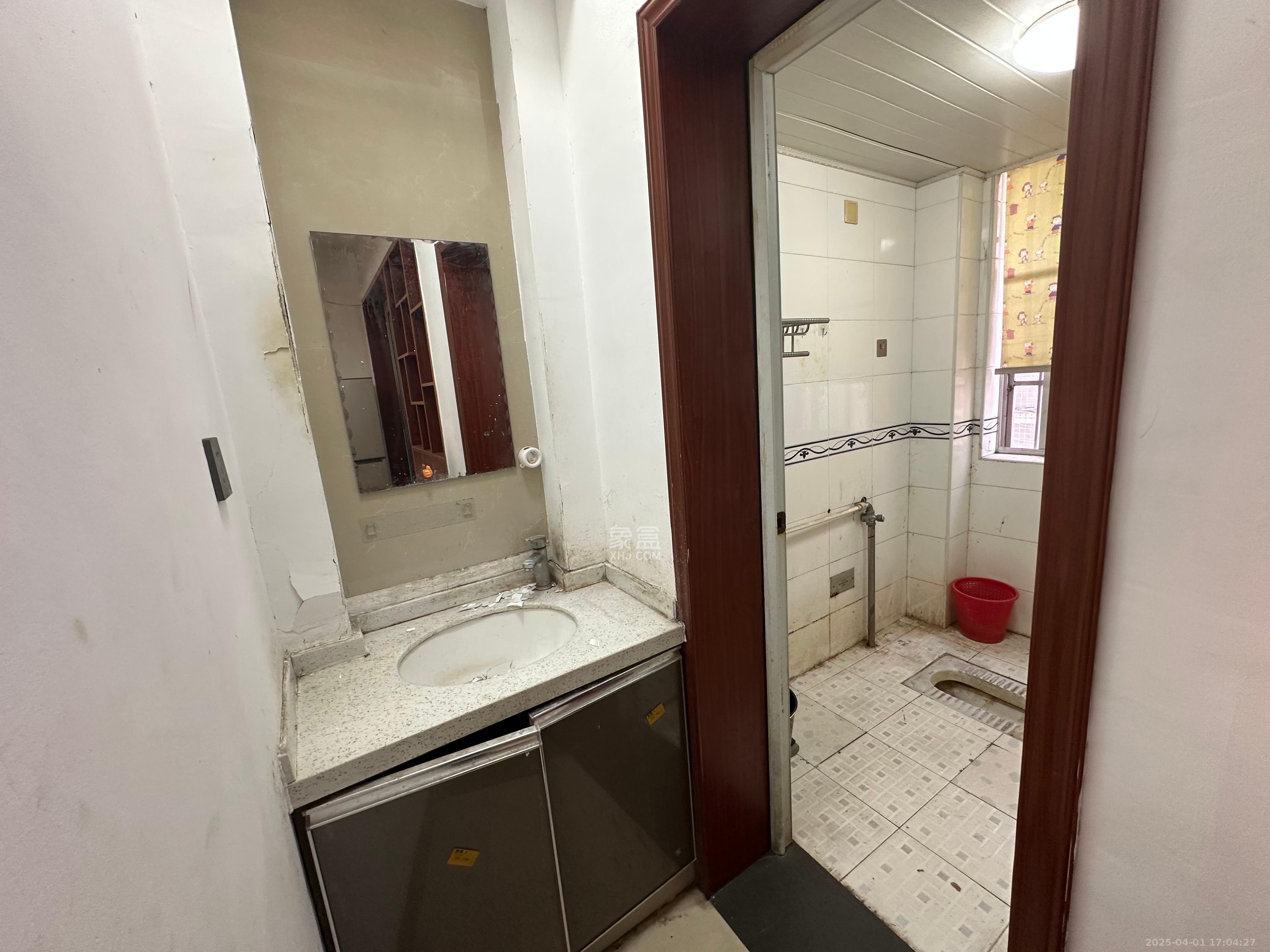 湘绣城  2室2厅1卫    1300.0元/月 湘绣城  2室2厅1卫    1300.0元/月室内图