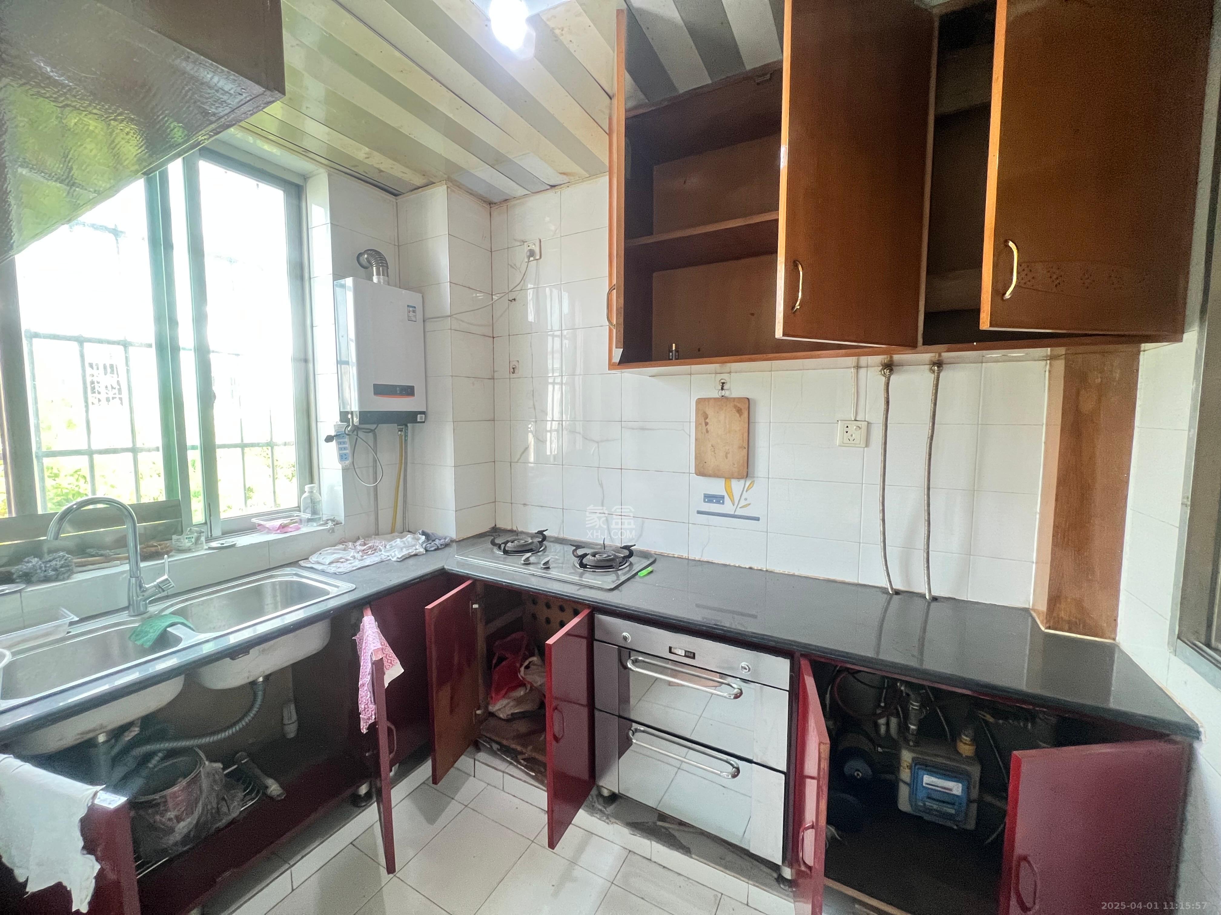 中南汽车世界 3室2厅2卫 1200.0元/月 中南汽车世界 3室2厅2卫 1200.0元/月室内图