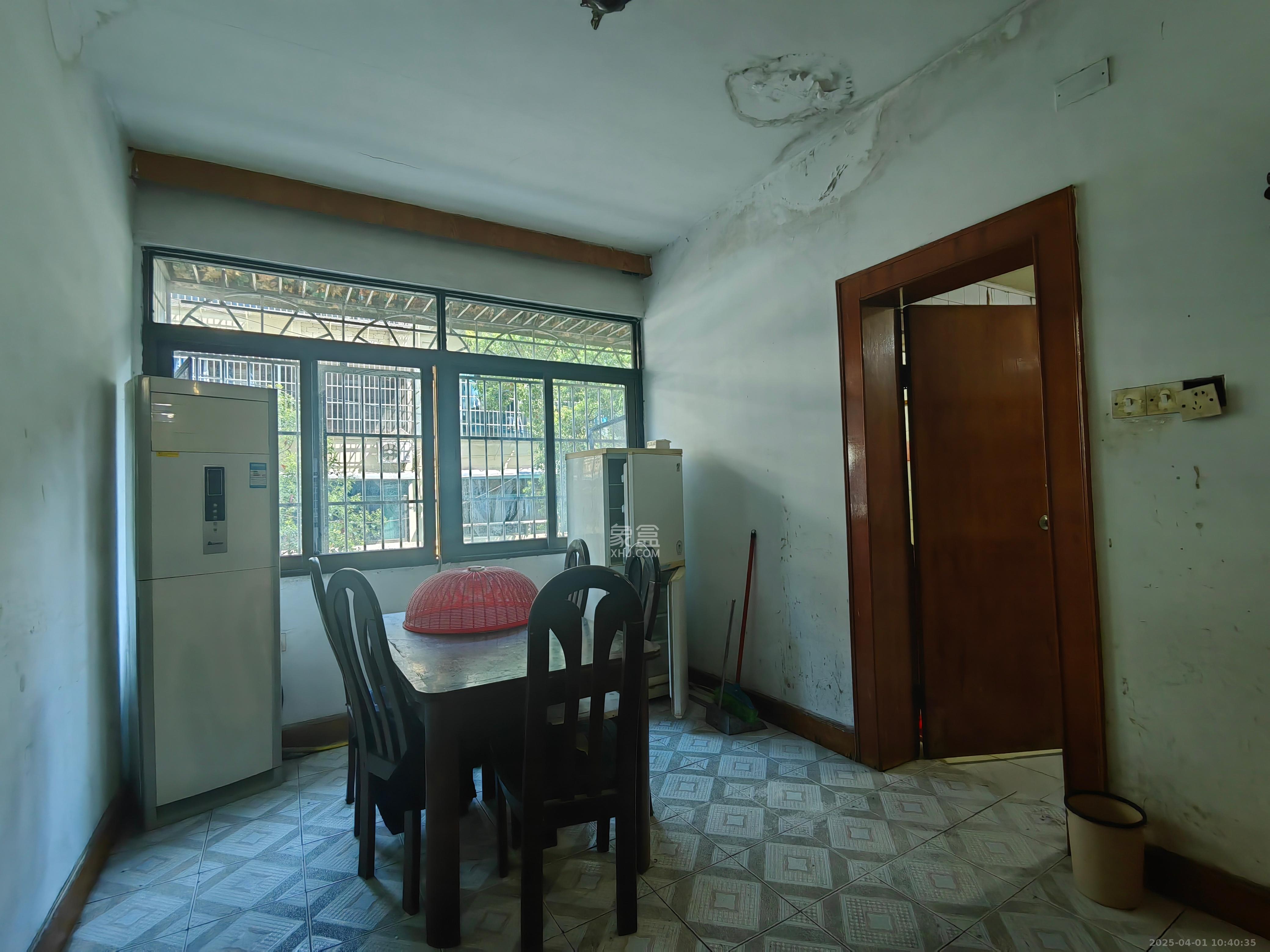 双银花园 3室2厅1卫 1600.0元/月 双银花园 3室2厅1卫 1600.0元/月室内图