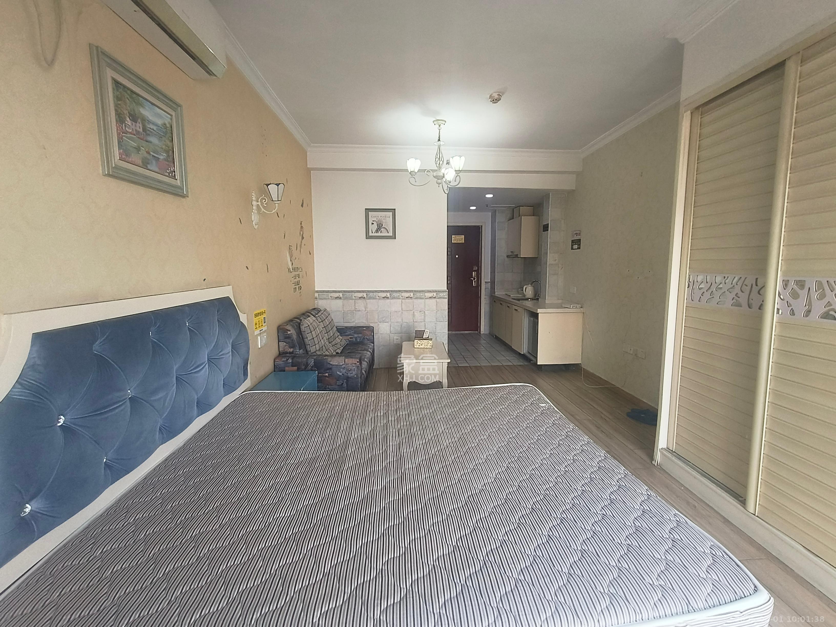 华润五彩城  1室1厅1卫    1400.0元/月 华润五彩城  1室1厅1卫    1400.0元/月室内图