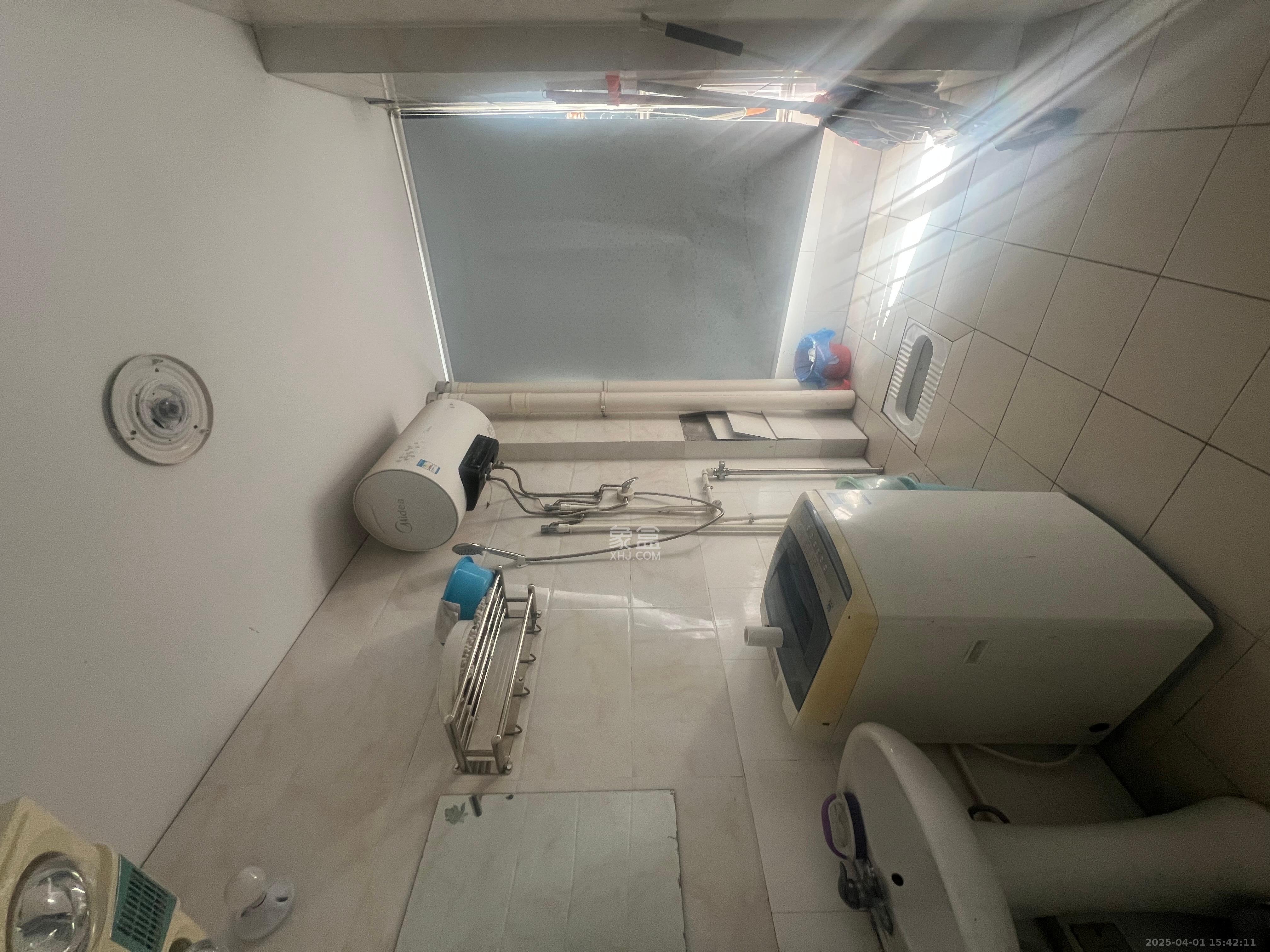 藏珑湖上国际花园 2室1厅1卫 2300.0元/月 藏珑湖上国际花园 2室1厅1卫 2300.0元/月室内图