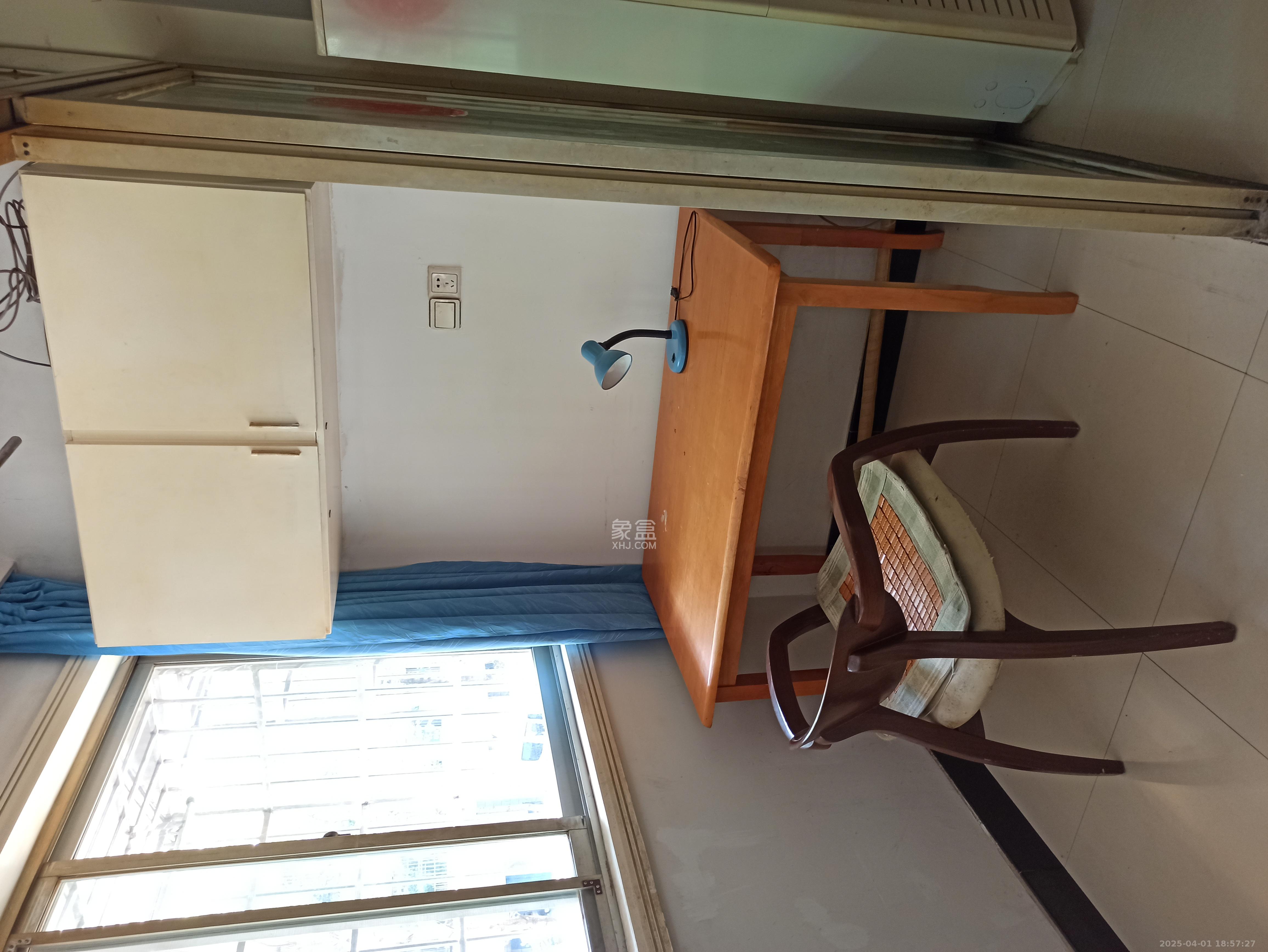 咸嘉新村嘉兴苑  3室1厅1卫   2000.00元/月室内图