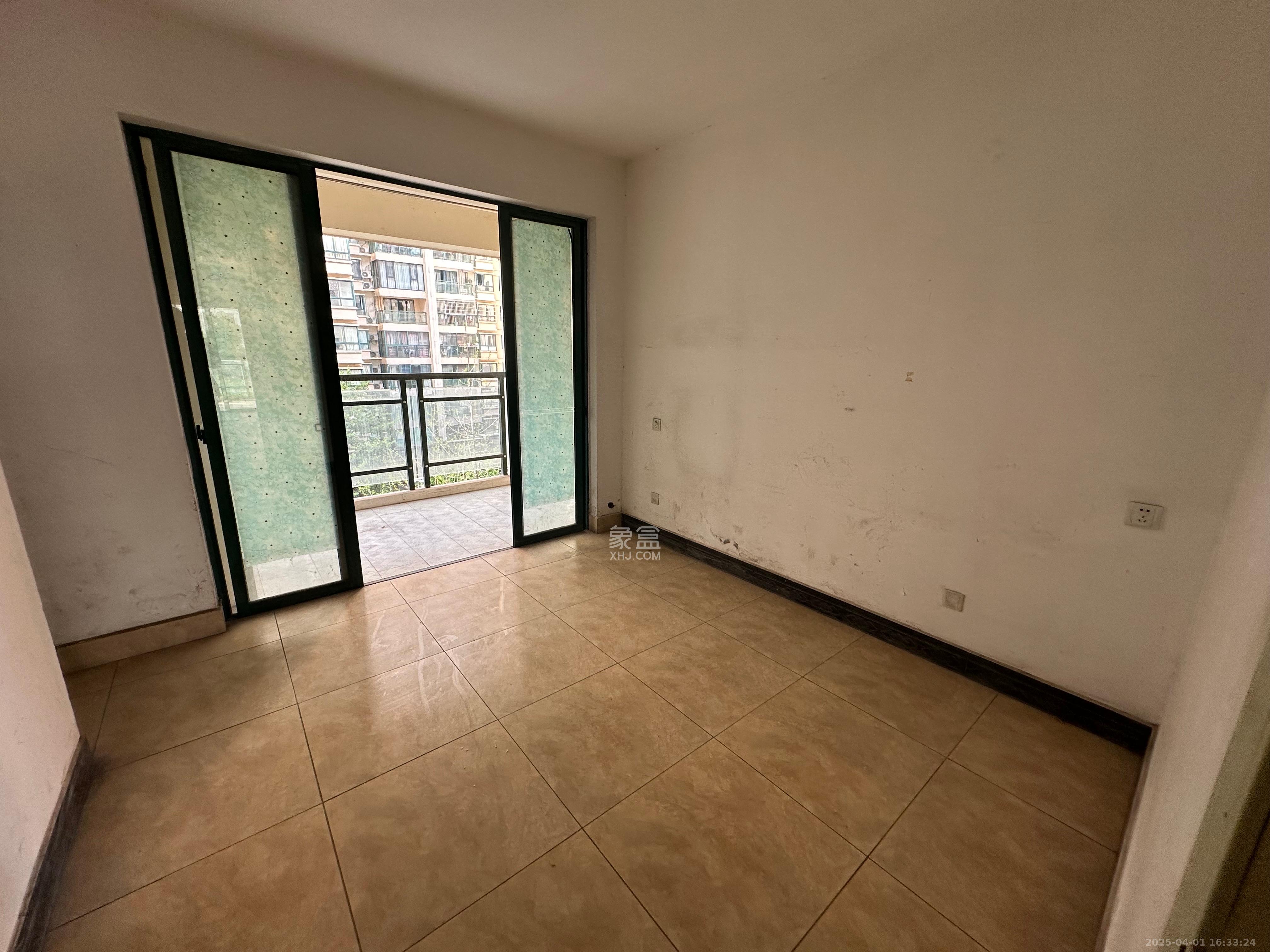 华盛世纪新城 4室2厅2卫 2500.0元/月 华盛世纪新城 4室2厅2卫 2500.0元/月室内图