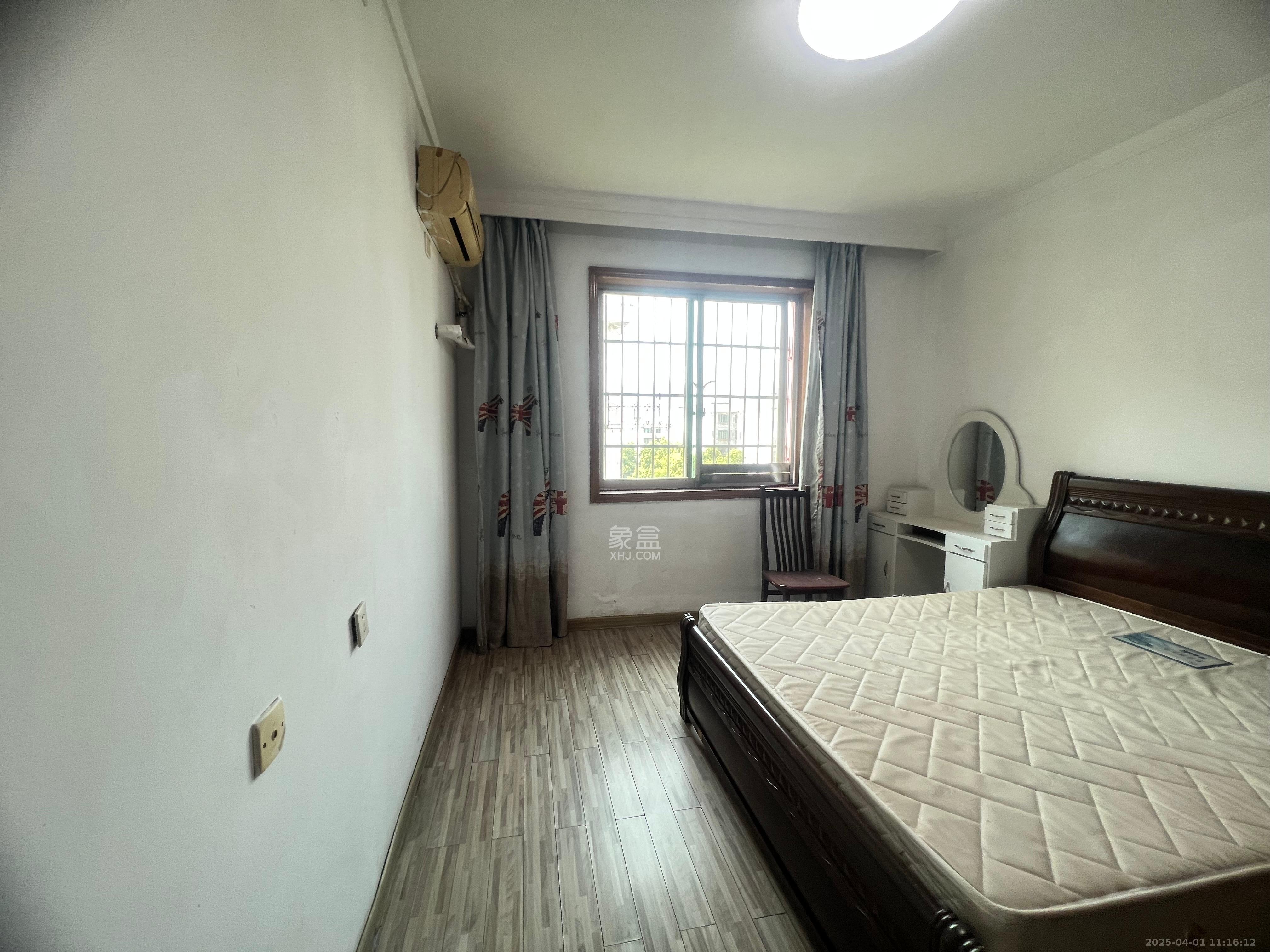 中南汽车世界 3室2厅2卫 1200.0元/月 中南汽车世界 3室2厅2卫 1200.0元/月室内图