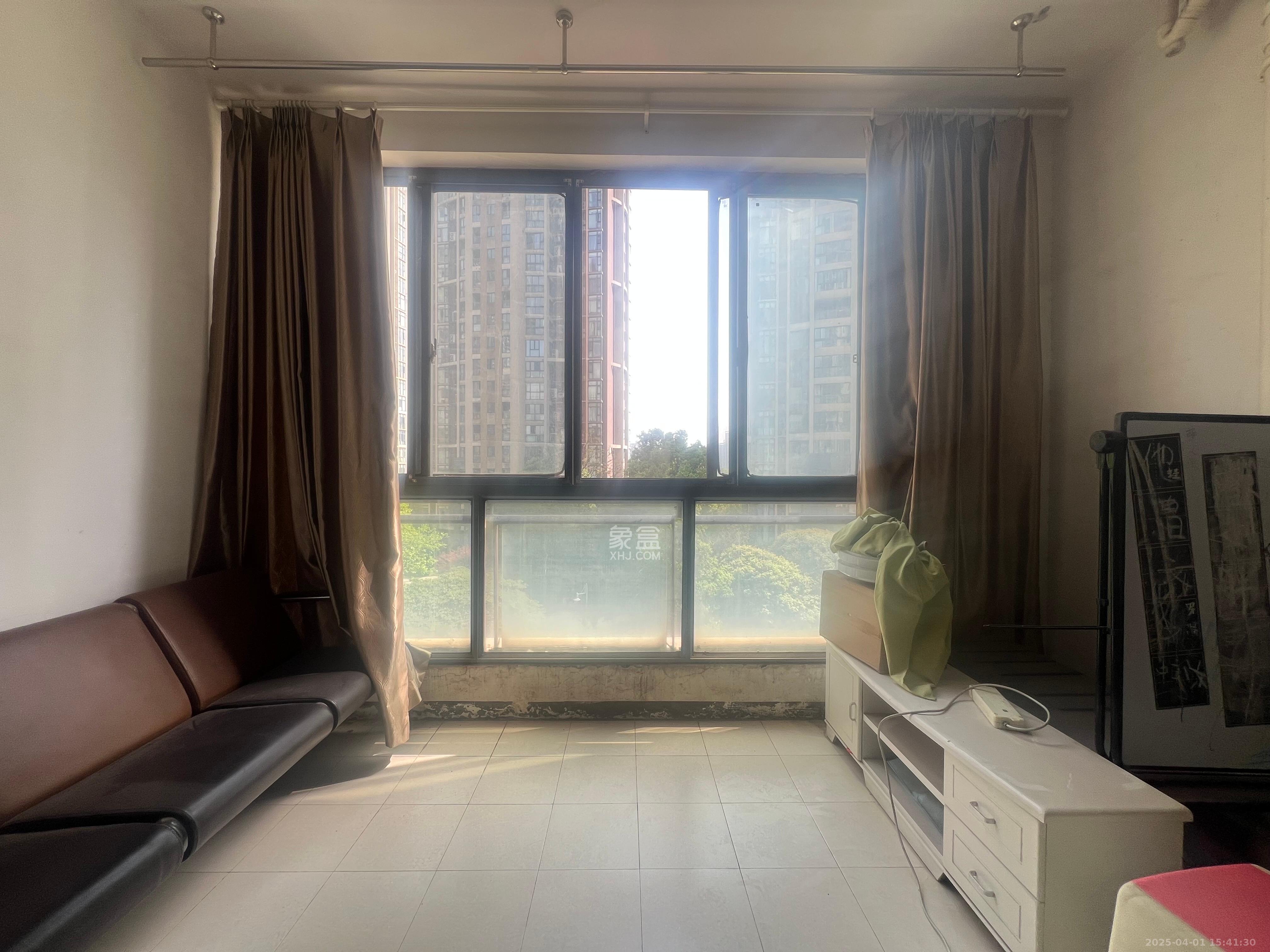 藏珑湖上国际花园 2室1厅1卫 2300.0元/月 藏珑湖上国际花园 2室1厅1卫 2300.0元/月室内图