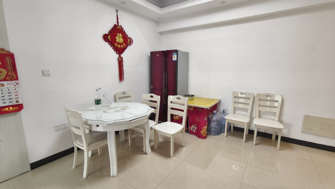 滨江财富中心  3室2厅2卫   1300.00元/月室内图