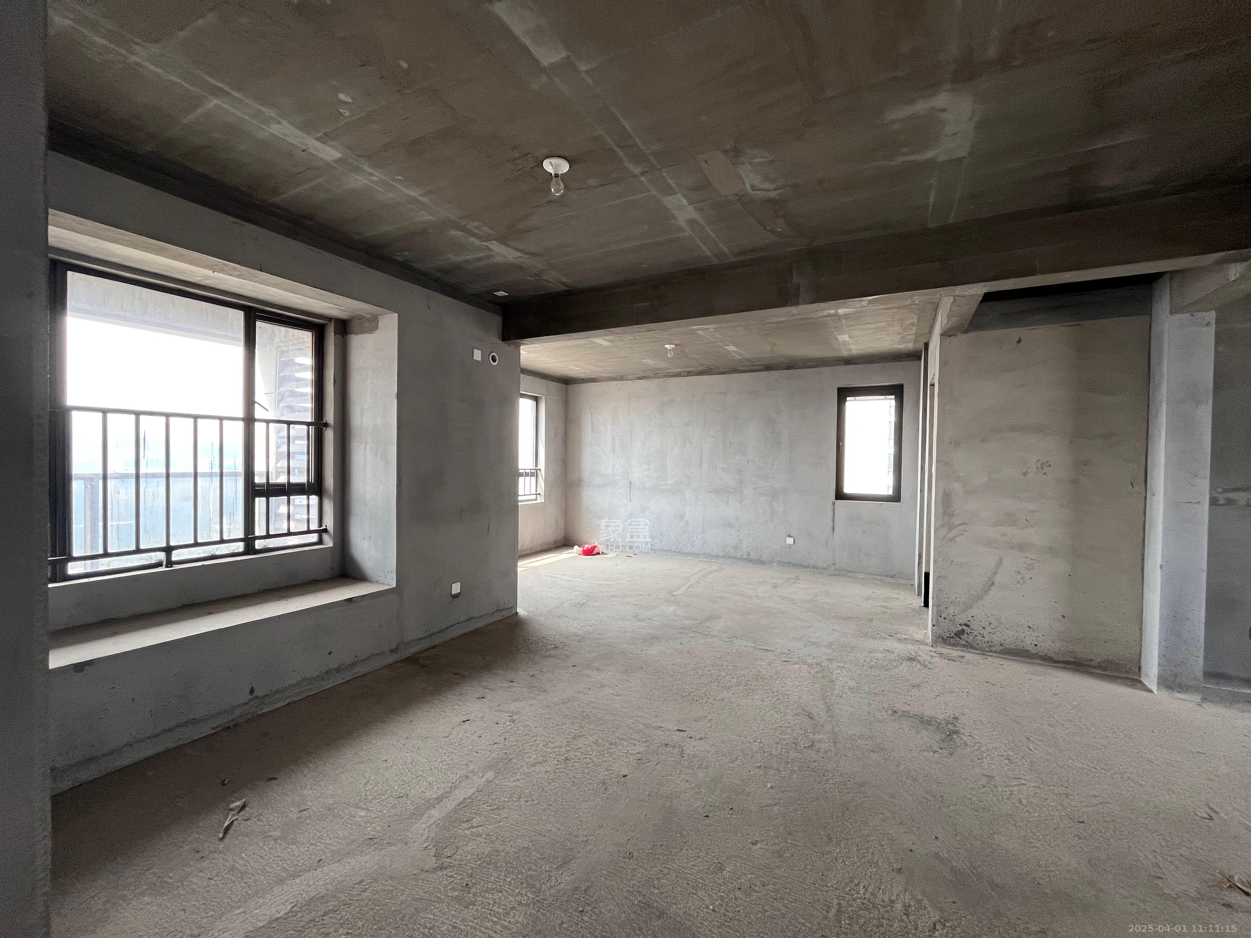 中交中央公园D5区 5室2厅2卫 1900.0元/月 中交中央公园D5区 5室2厅2卫 1900.0元/月室内图