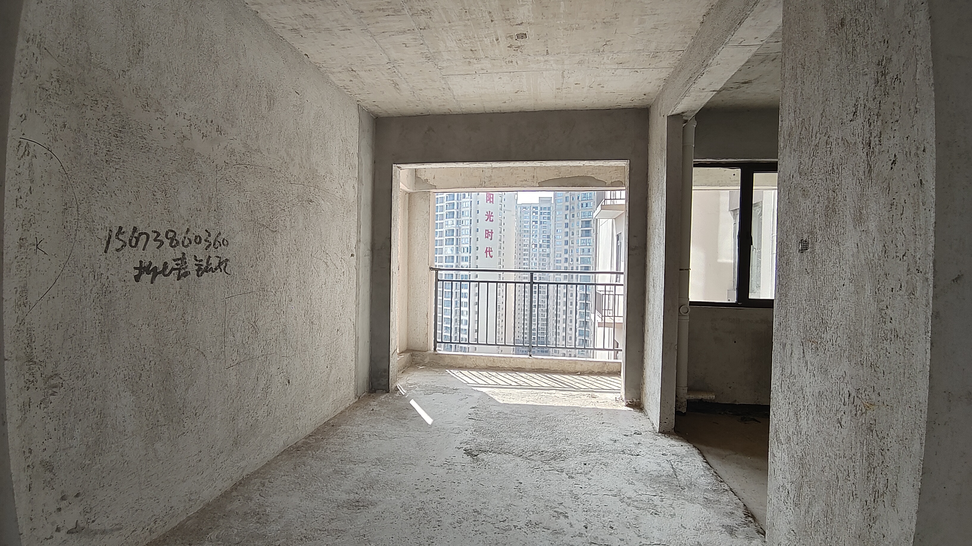 嘉熙紫台 5室2厅2卫 78.8万 嘉熙紫台 5室2厅2卫 78.8万客厅