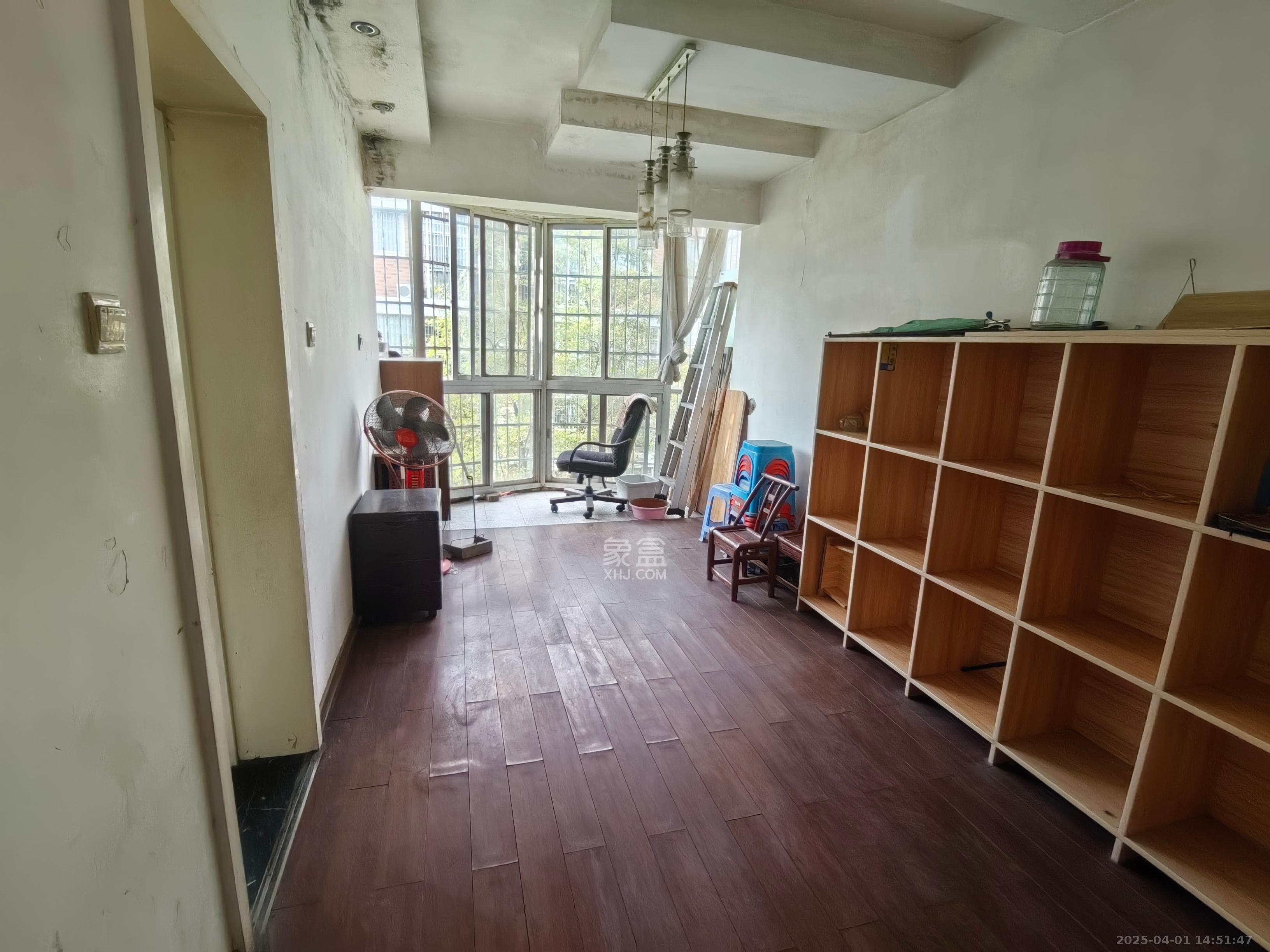 岚园新城 3室2厅2卫 1300.0元/月 岚园新城 3室2厅2卫 1300.0元/月室内图