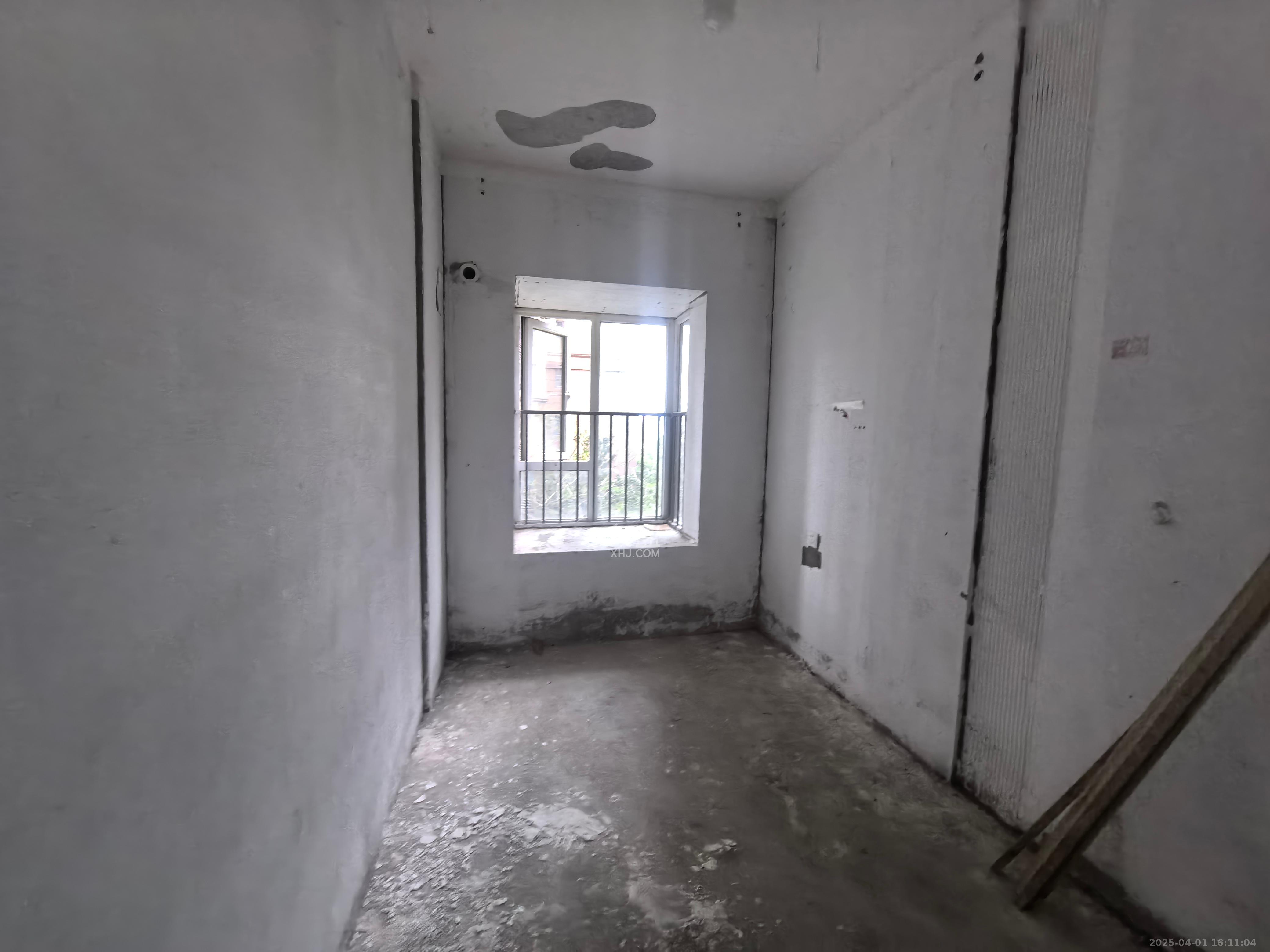 荣盛花语城 3室2厅2卫 1200.0元/月 荣盛花语城 3室2厅2卫 1200.0元/月室内图