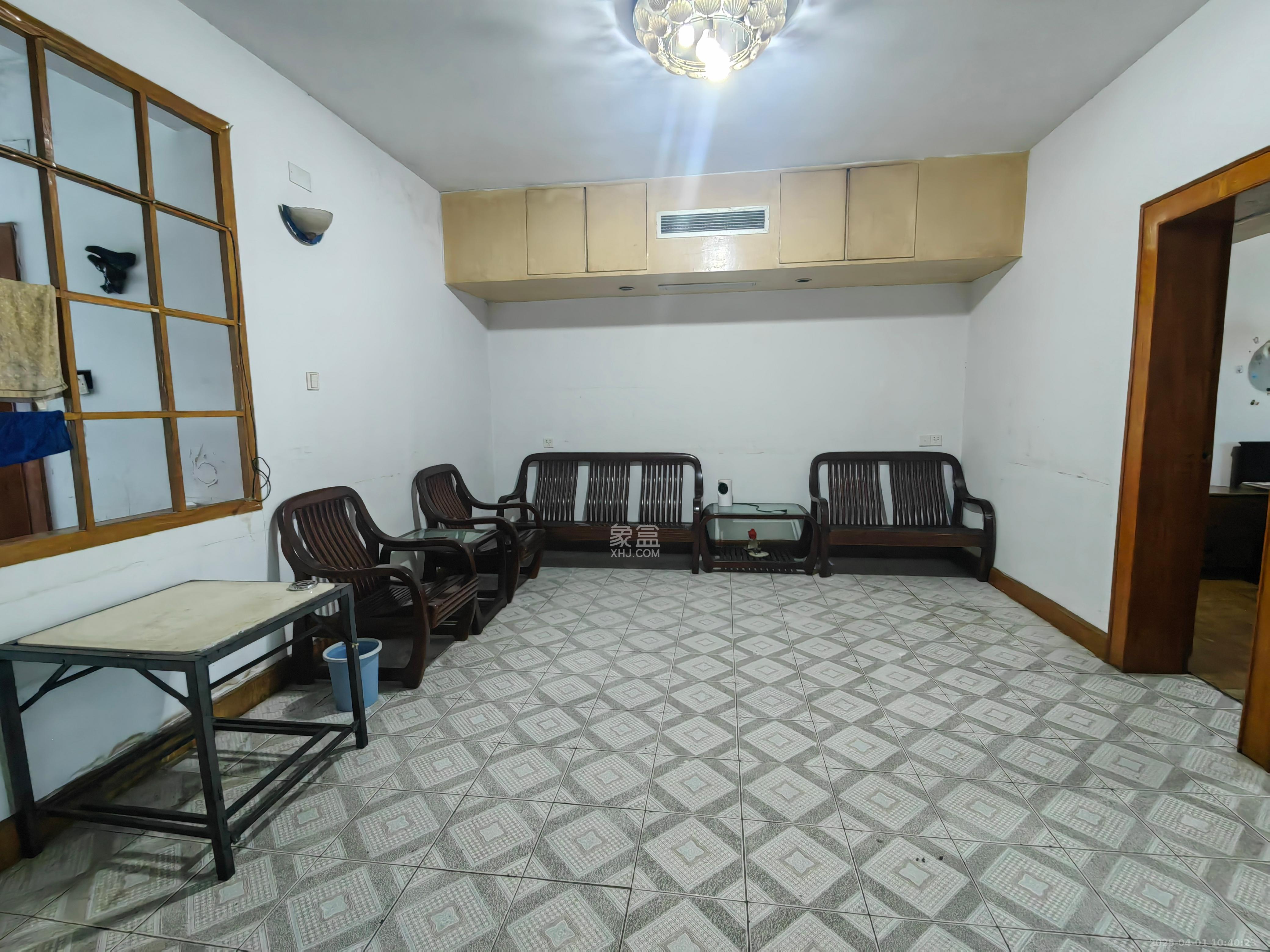 双银花园  3室2厅1卫    1600.0元/月 双银花园  3室2厅1卫    1600.0元/月