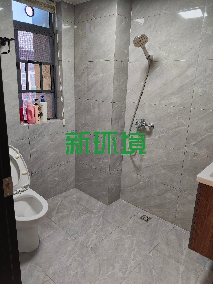 中天鹭鸶湾龙庭二期  3室2厅2卫   89.80万客厅