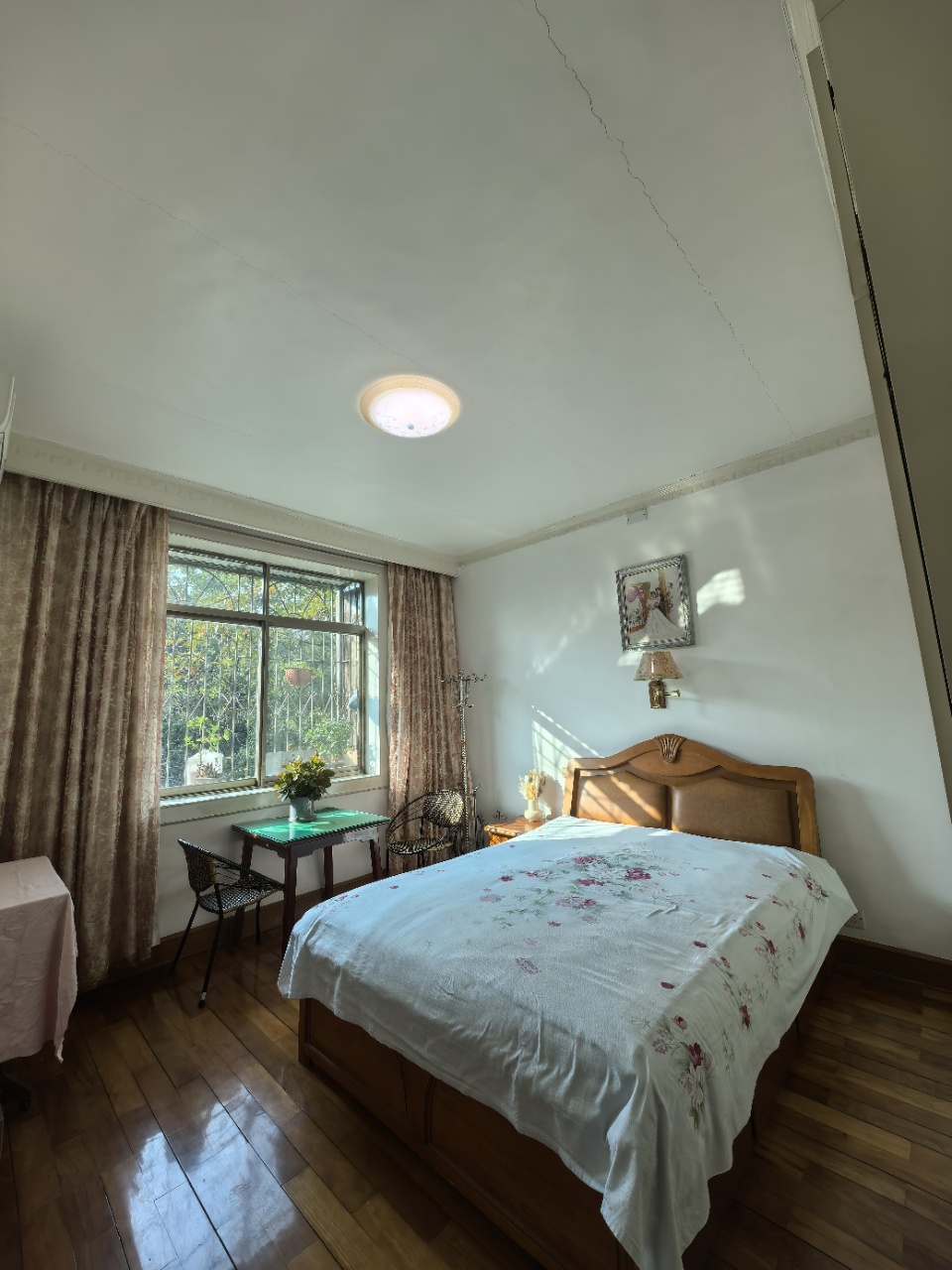 市人大政协机关大院住宅区(老市委) 4室2厅2卫 69.8万 市人大政协机关大院住宅区(老市委) 4室2厅2卫 69.8万客厅