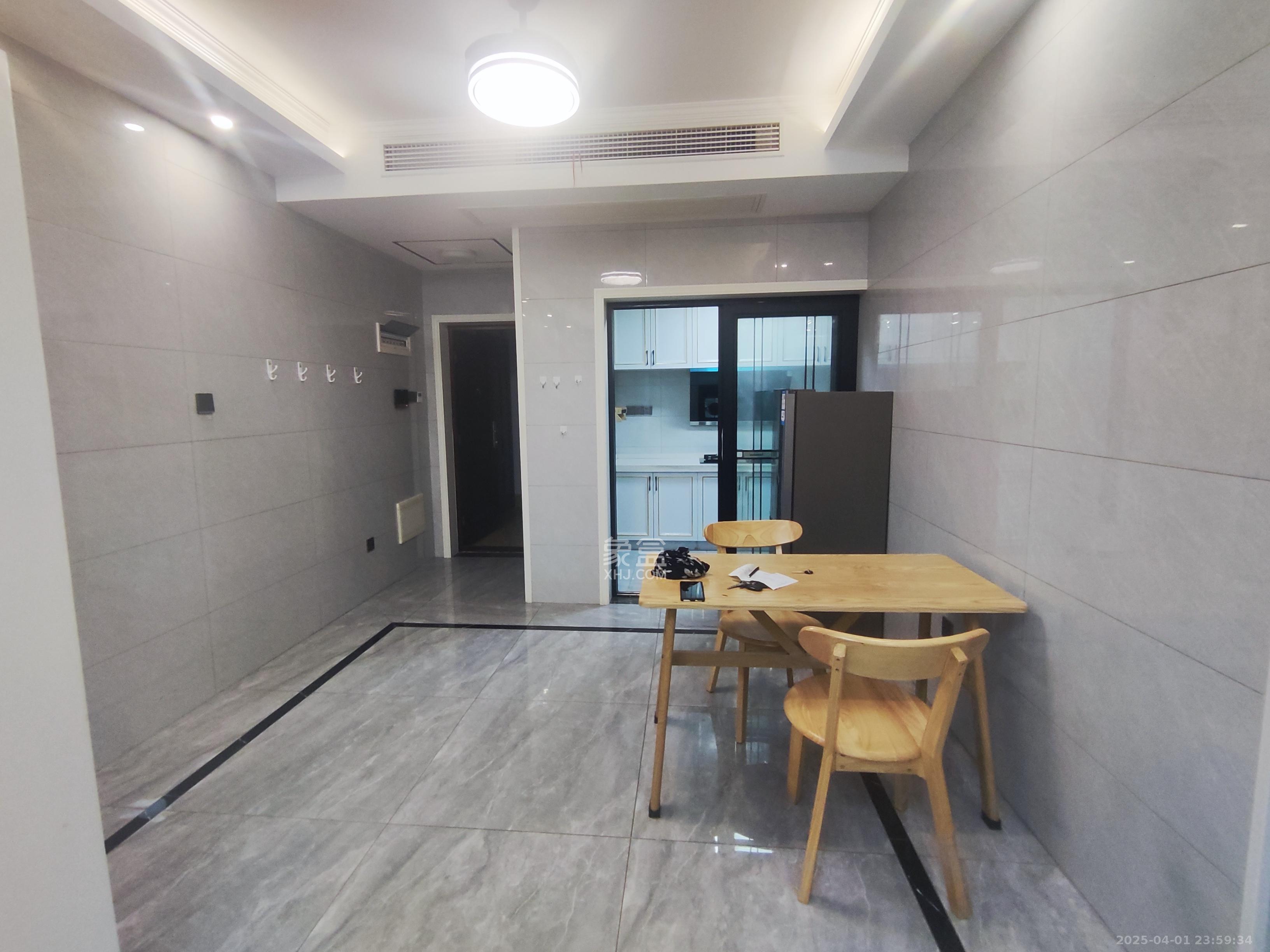 乾源国际  3室2厅2卫   2500.00元/月室内图