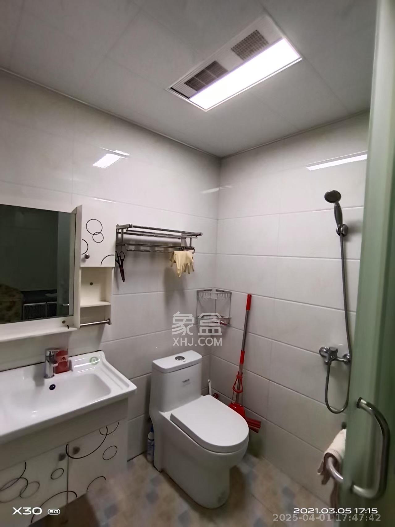 中特青年公寓  1室1厅1卫   900.00元/月室内图
