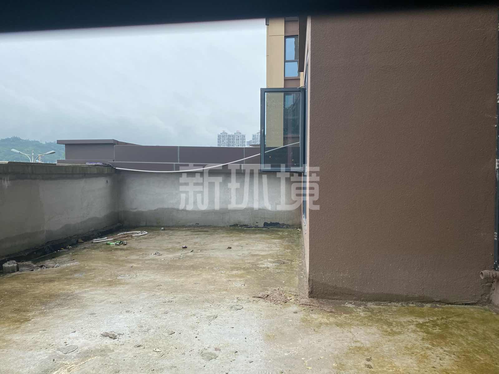 丽景水苑  4室2厅2卫   84.50万客厅