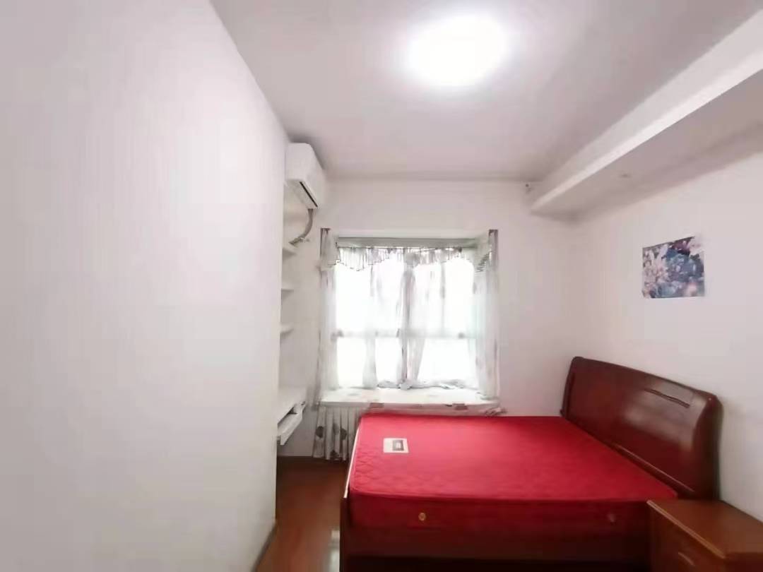 香格里拉 3室1厅2卫 1900.0元/月 香格里拉 3室1厅2卫 1900.0元/月室内图