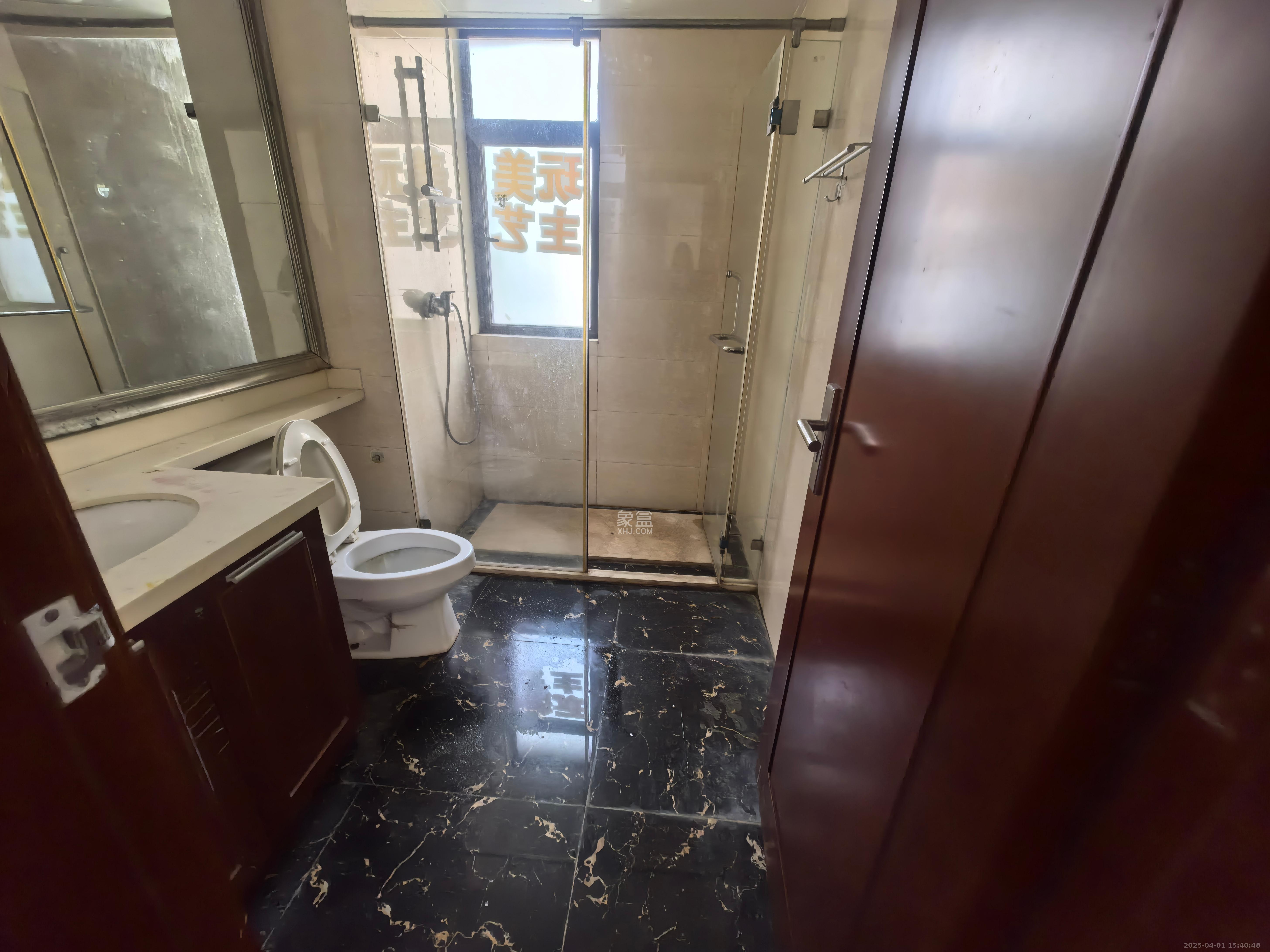 中海国际四期 4室2厅2卫 2500.0元/月 中海国际四期 4室2厅2卫 2500.0元/月室内图