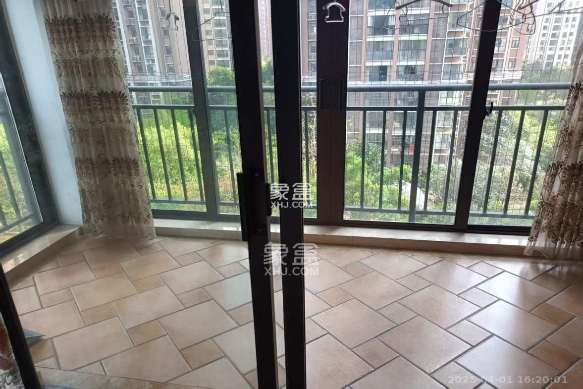 水岸世景 4室2厅2卫 2800.0元/月 水岸世景 4室2厅2卫 2800.0元/月室内图