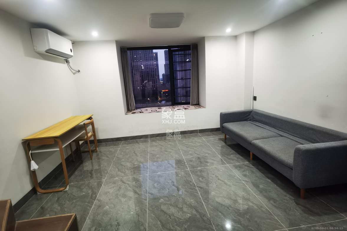 龙湖新壹城 1室0厅0卫 2200.0元/月 龙湖新壹城 1室0厅0卫 2200.0元/月室内图