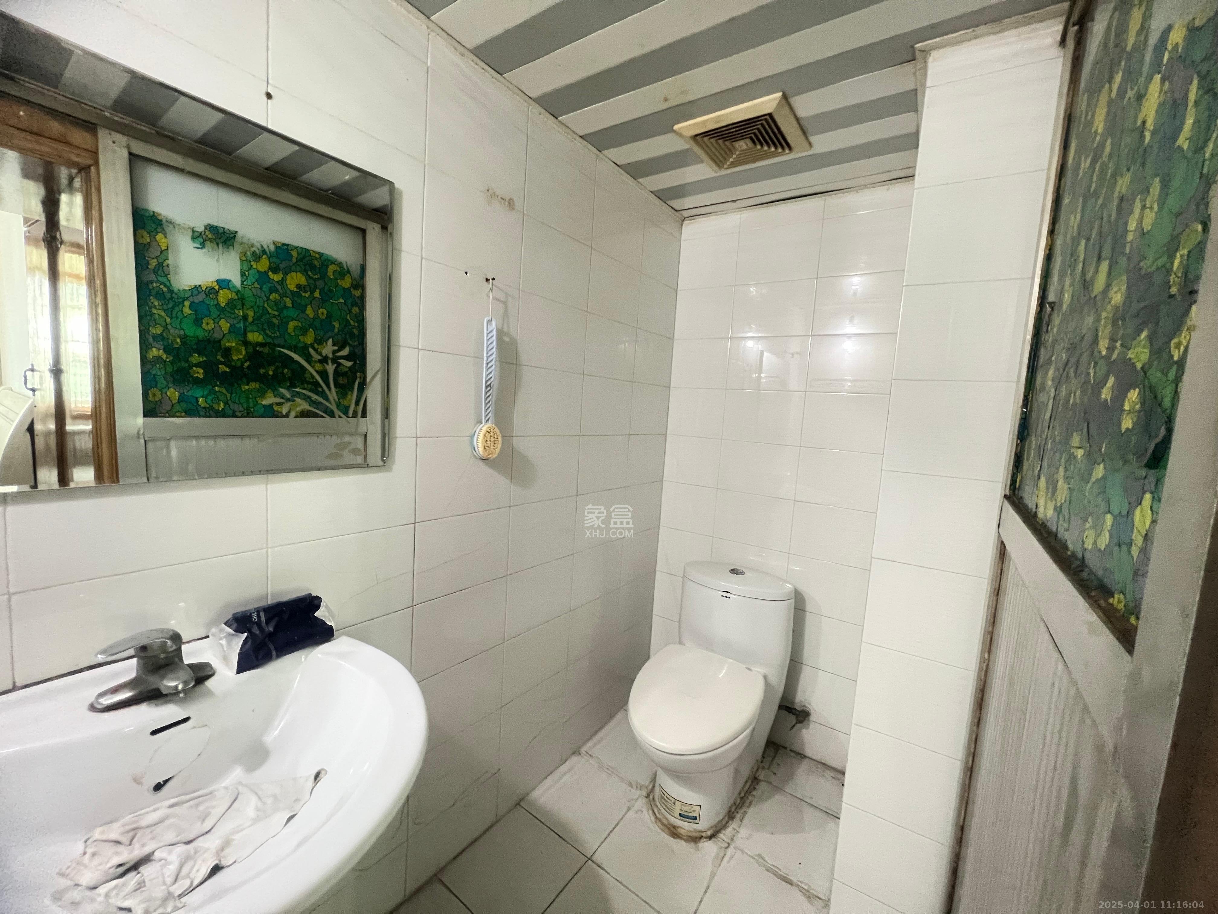 中南汽车世界 3室2厅2卫 1200.0元/月 中南汽车世界 3室2厅2卫 1200.0元/月室内图