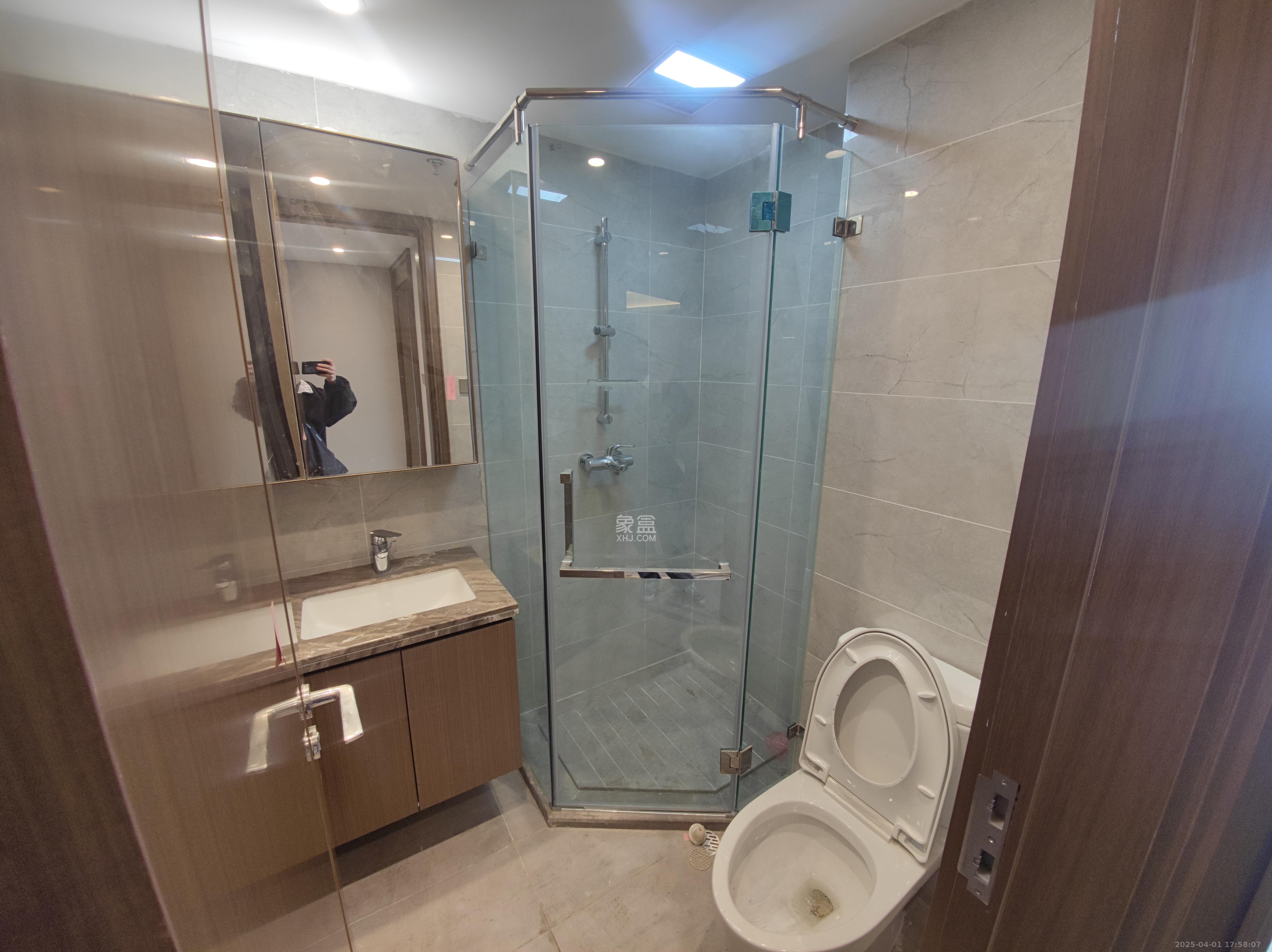 梅溪湖金茂湾 4室2厅2卫 9000.0元/月 梅溪湖金茂湾 4室2厅2卫 9000.0元/月室内图