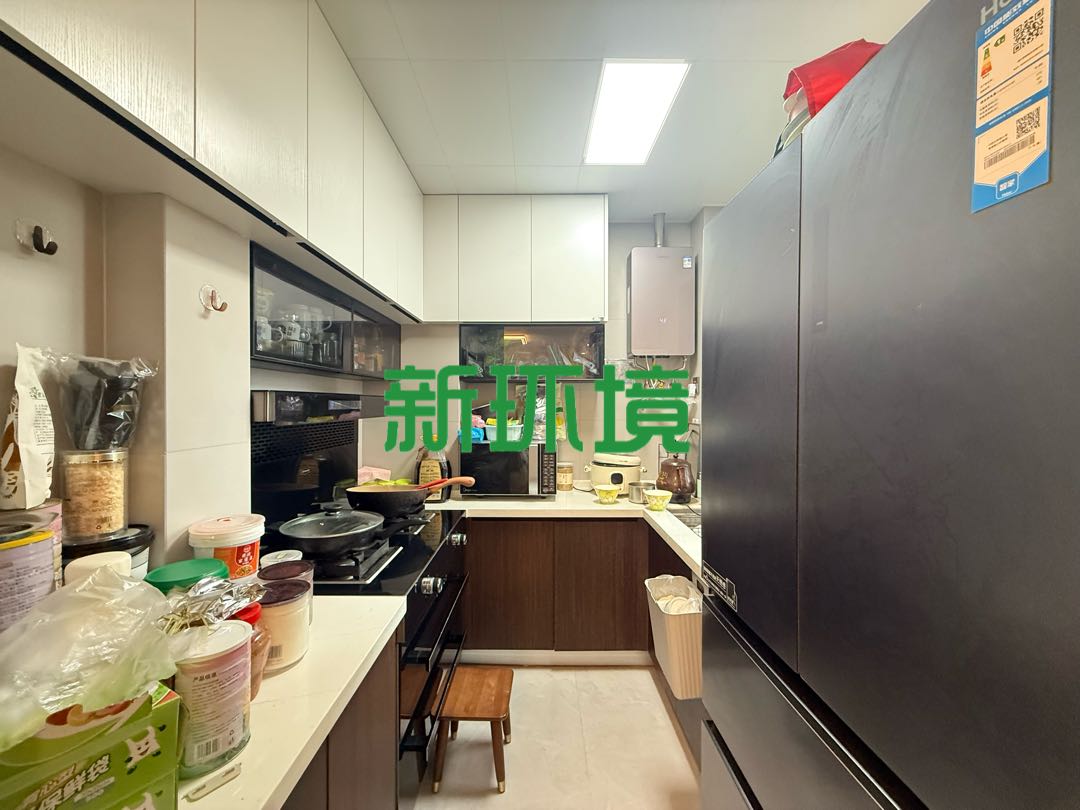 荣盛花语书院  3室2厅2卫   88.00万客厅