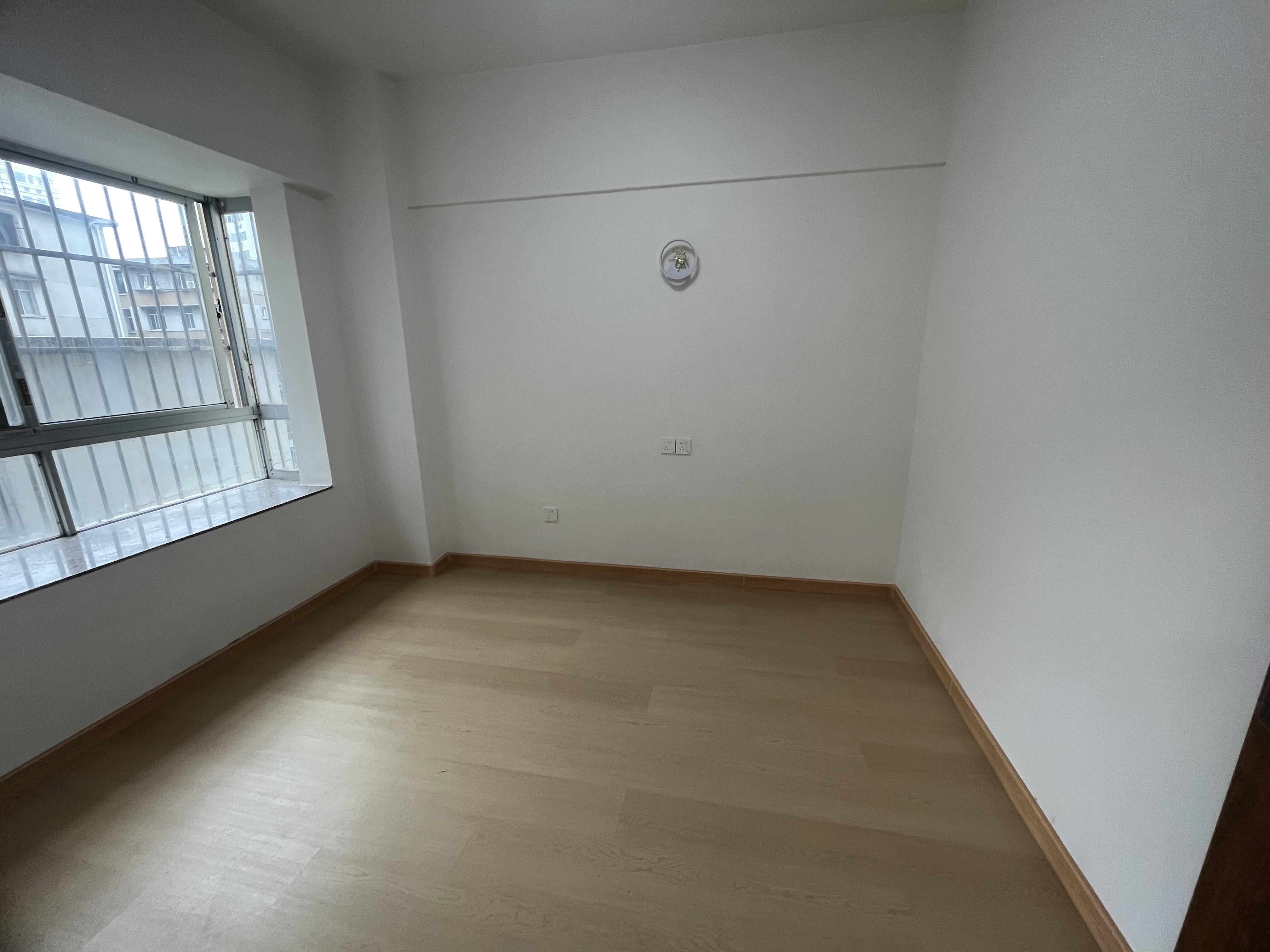 丽都花园 2室1厅1卫 88.0万 丽都花园 2室1厅1卫 88.0万客厅