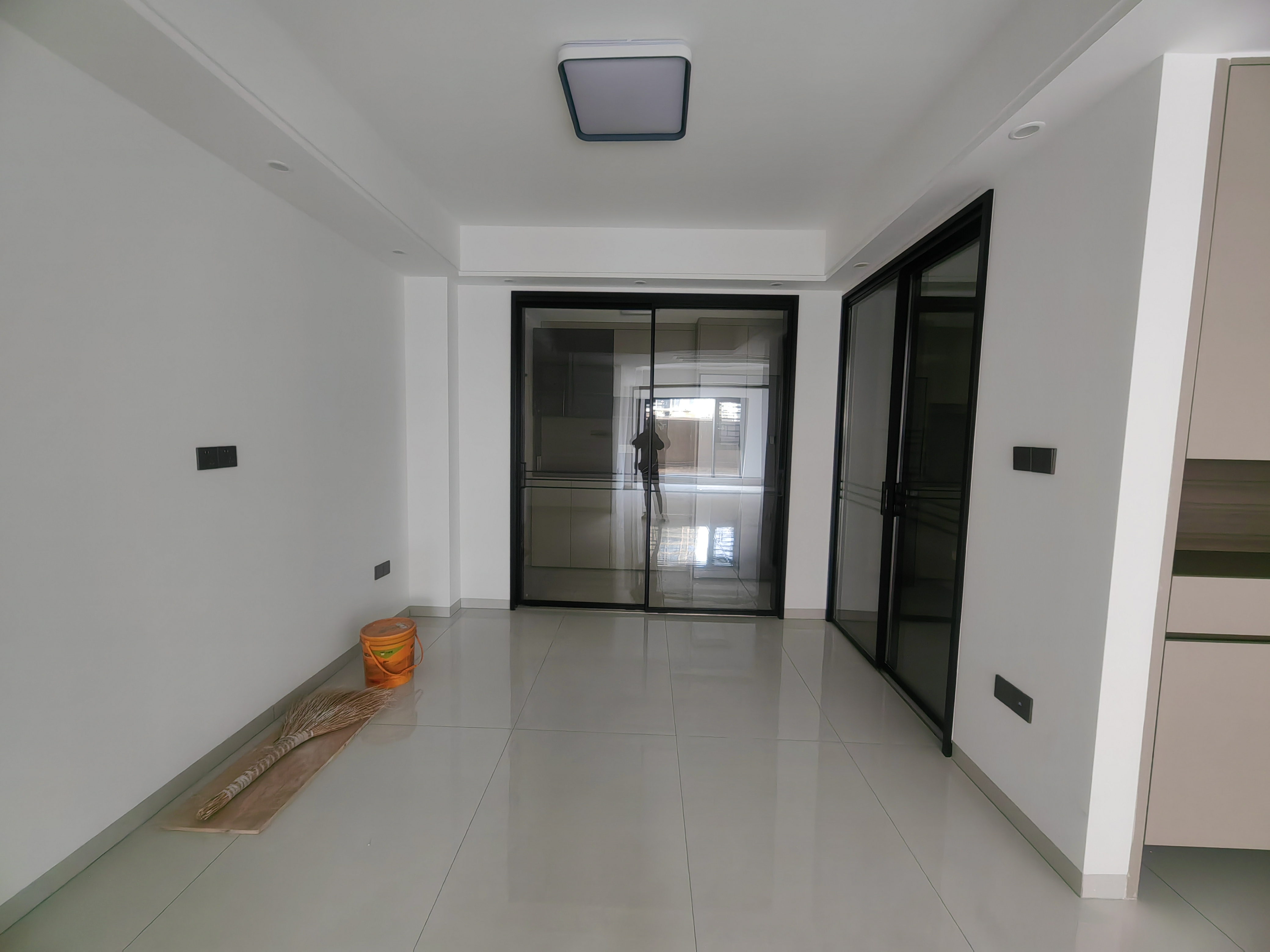 荣盛花语书苑 3室2厅1卫 2500.0元/月 荣盛花语书苑 3室2厅1卫 2500.0元/月室内图